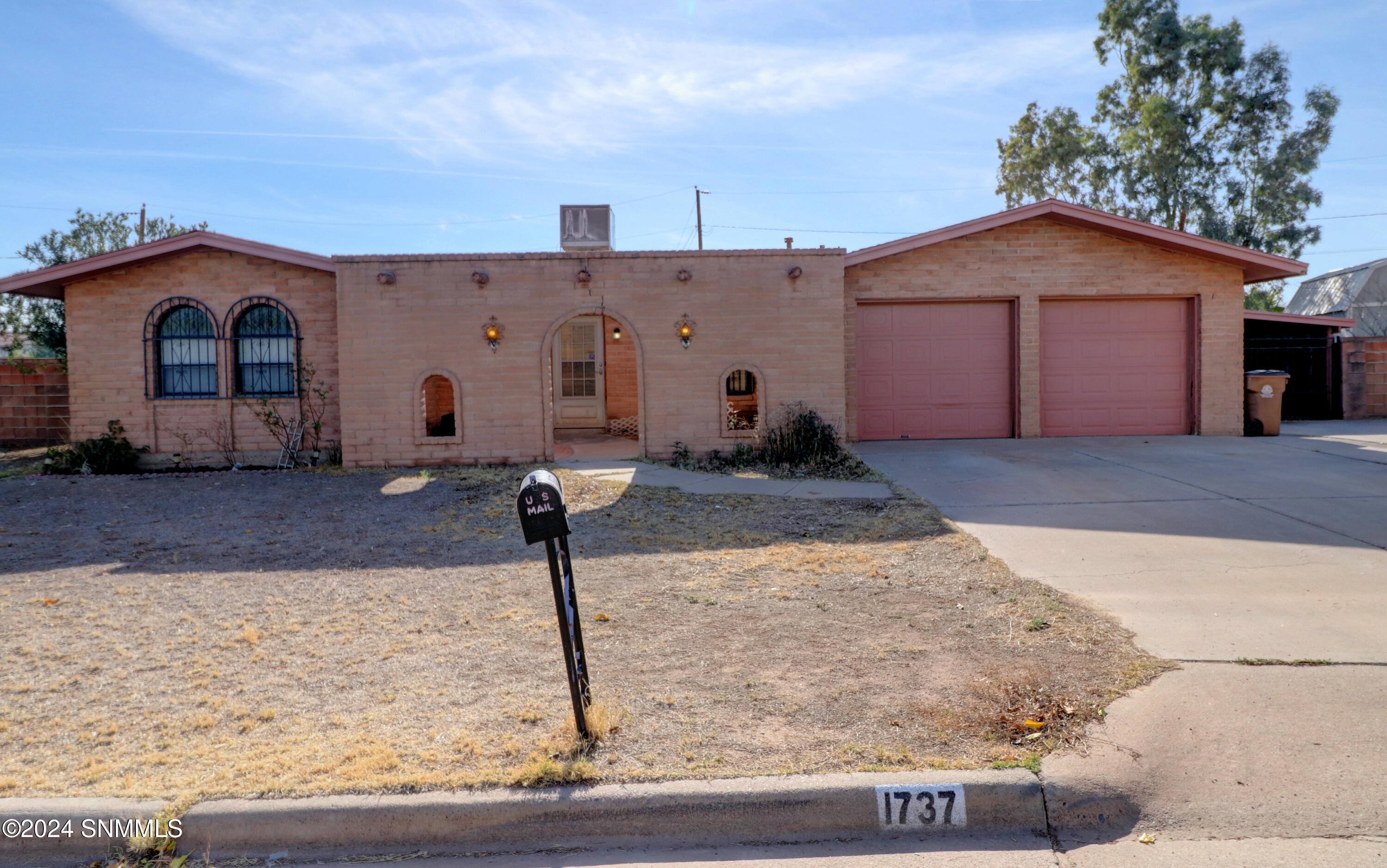 1737 Aspen Avenue, Las Cruces, New Mexico image 1