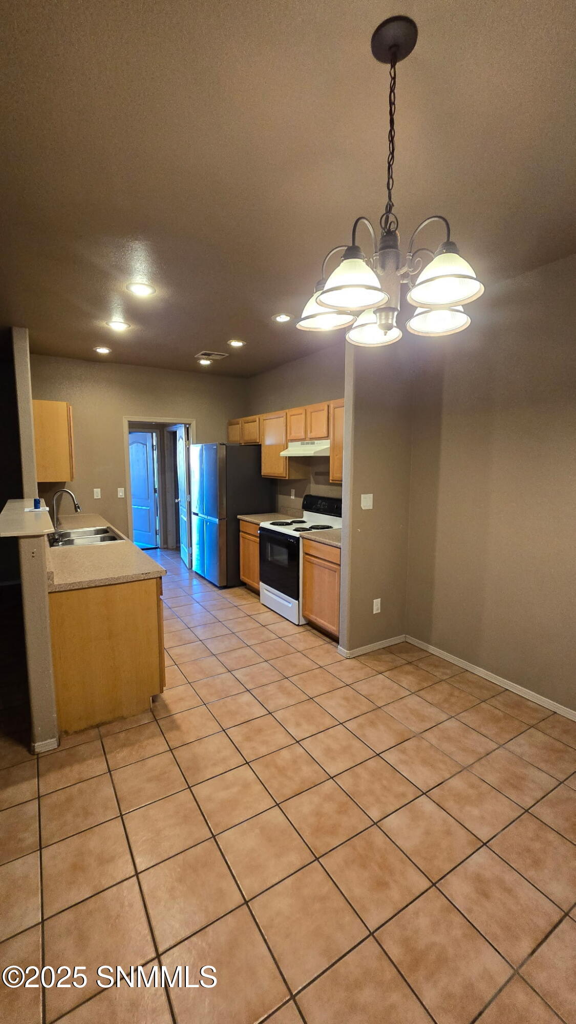 Las Cruces, New Mexico 88012, United States, 3 Bedrooms Bedrooms, ,2 BathroomsBathrooms,Residential,Active,91144