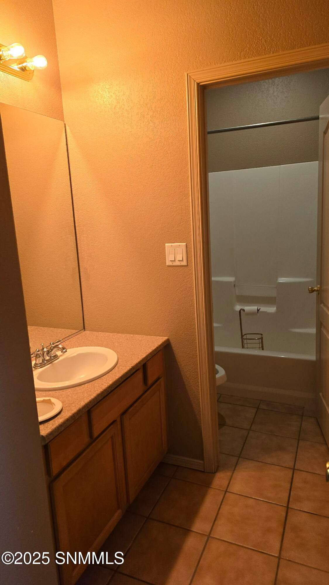 Las Cruces, New Mexico 88012, United States, 3 Bedrooms Bedrooms, ,2 BathroomsBathrooms,Residential,Active,91144