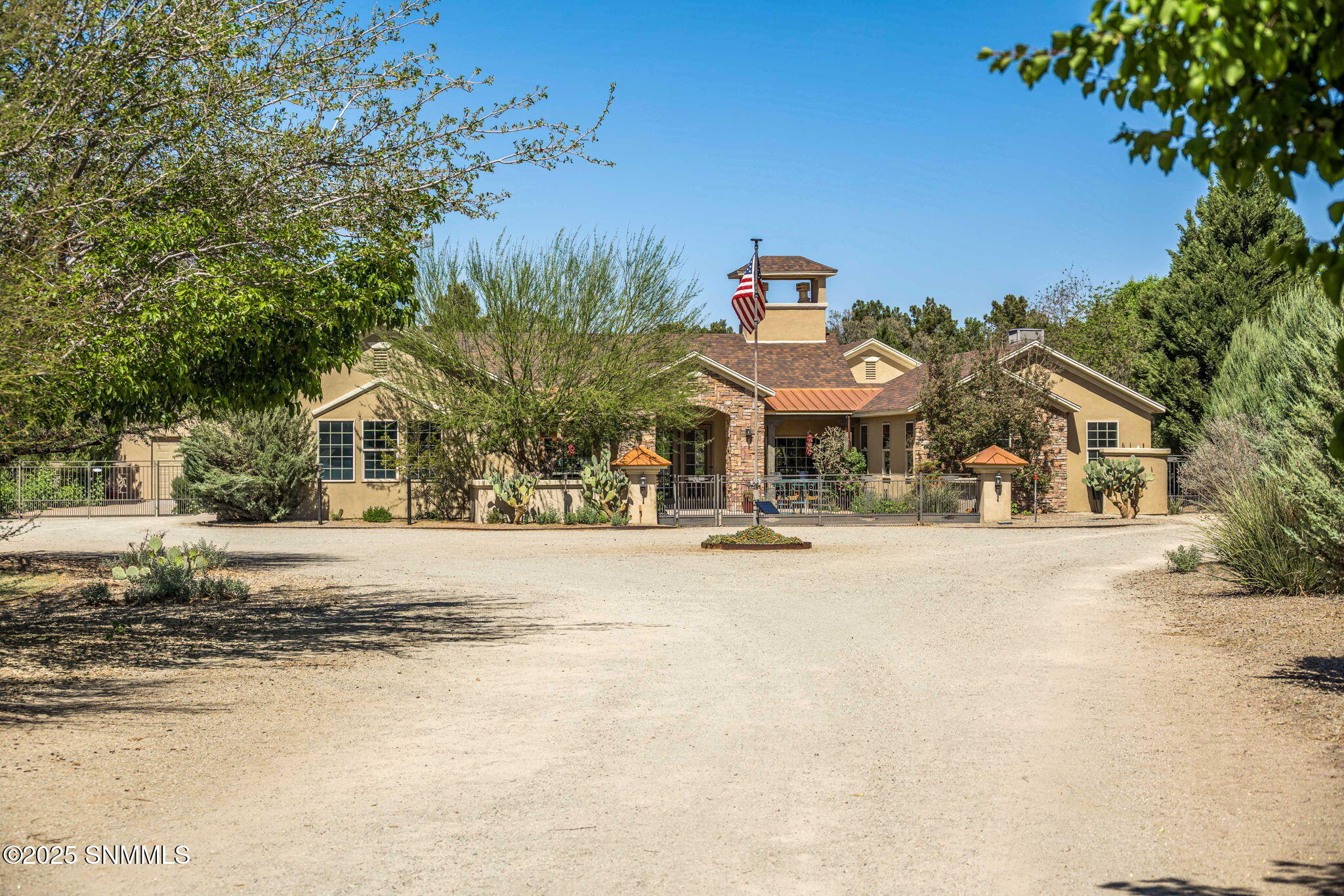 4640 Tetakawi Court, Las Cruces, New Mexico image 1
