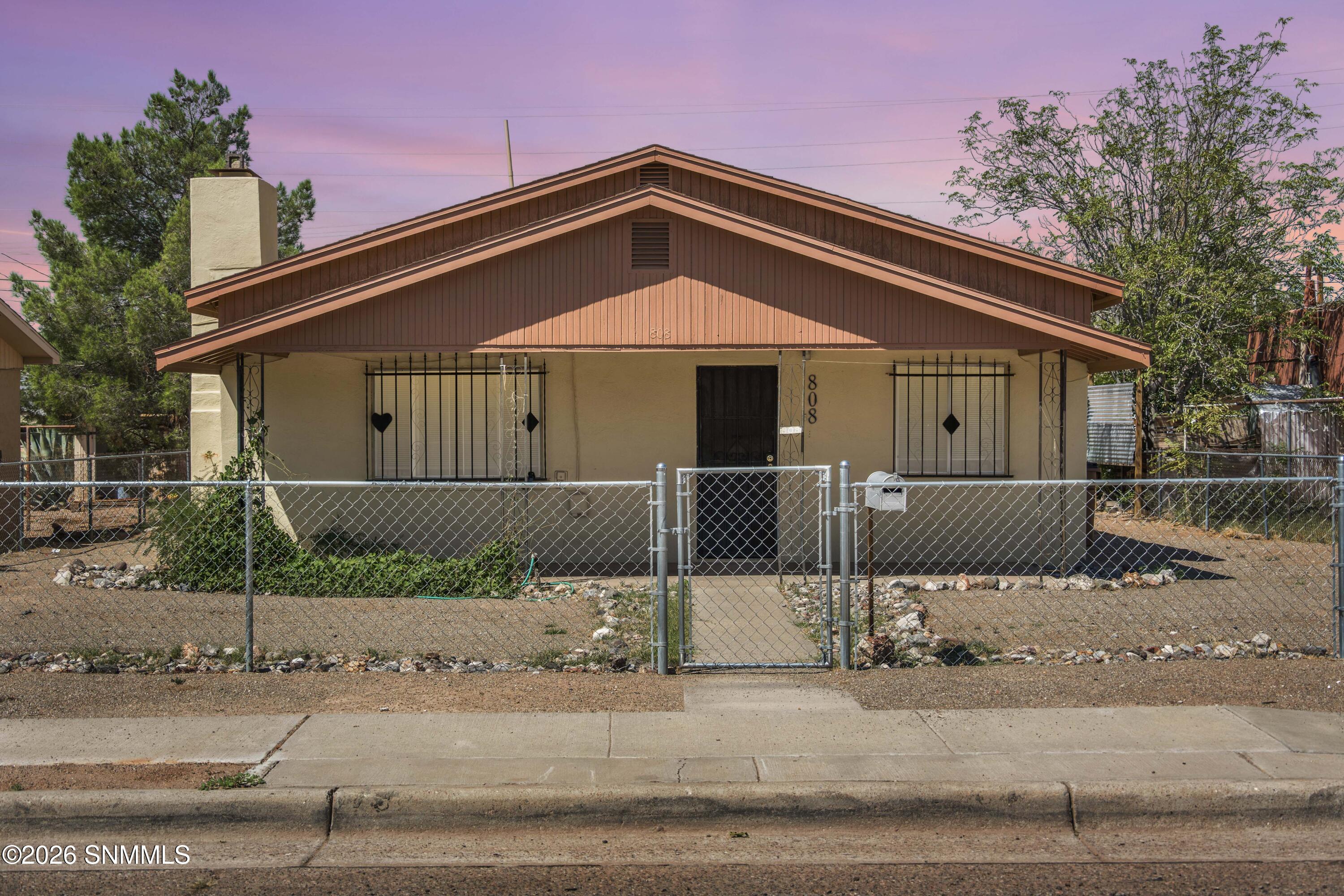 808 Alamo Street - Photo 2