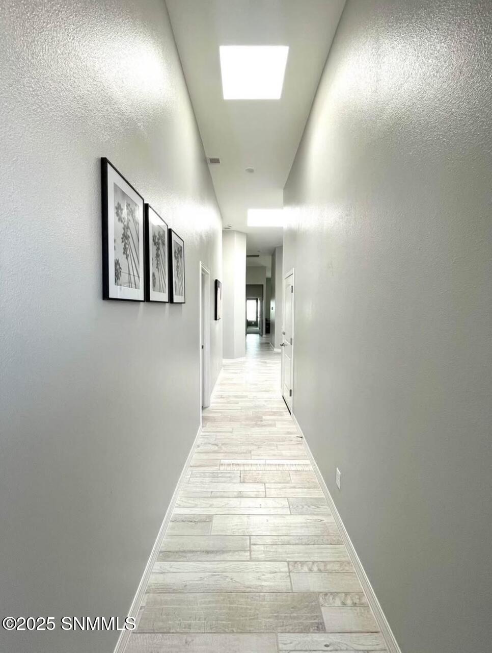 183 White Oaks Trail, Sunland Park, New York image 2