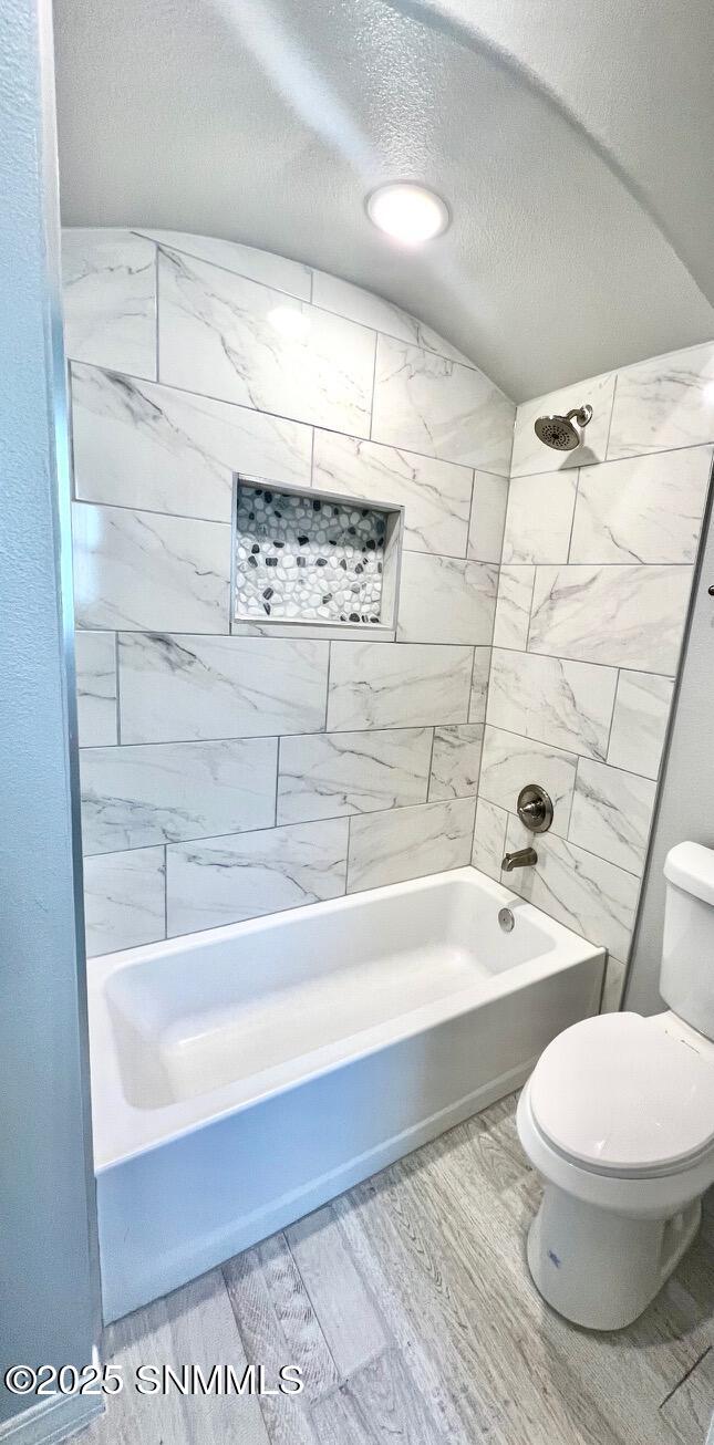 183 White Oaks Trail, Sunland Park, New York image 12