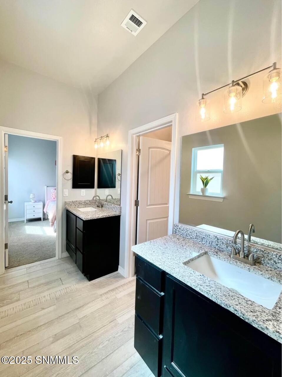 183 White Oaks Trail, Sunland Park, New York image 3