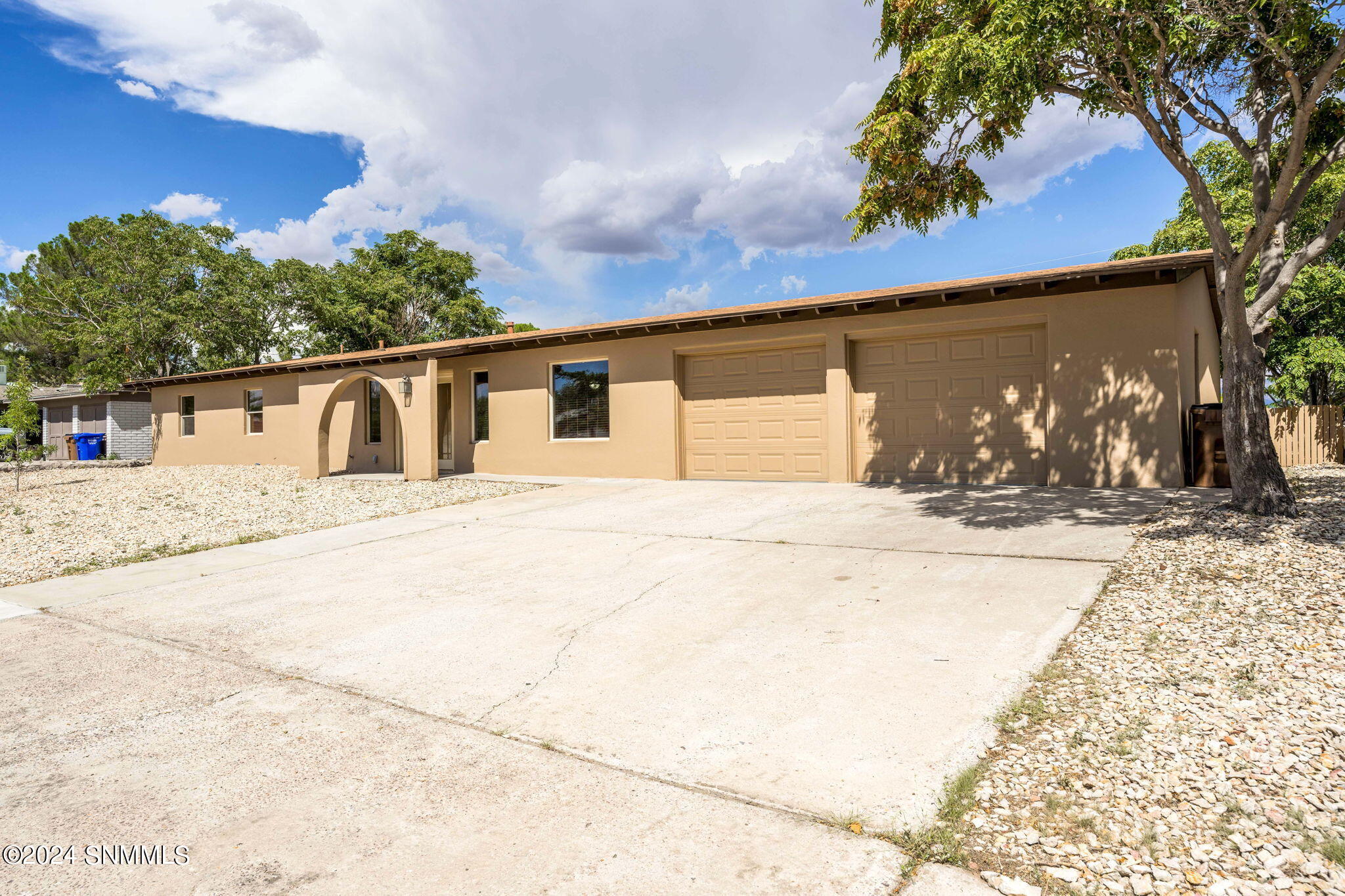 Las Cruces, New Mexico 88005, United States, 3 Bedrooms Bedrooms, ,2 BathroomsBathrooms,Residential,Pending,47621