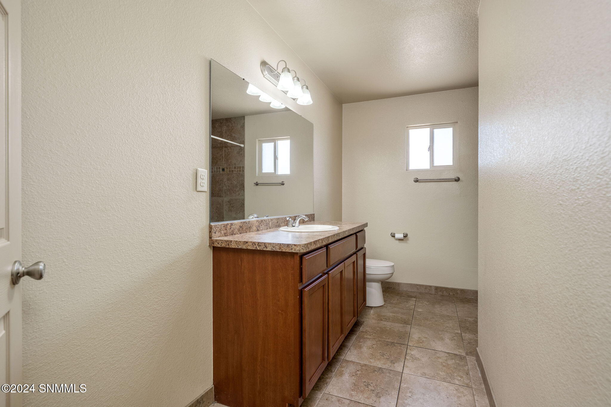 Las Cruces, New Mexico 88005, United States, 3 Bedrooms Bedrooms, ,2 BathroomsBathrooms,Residential,Pending,47621