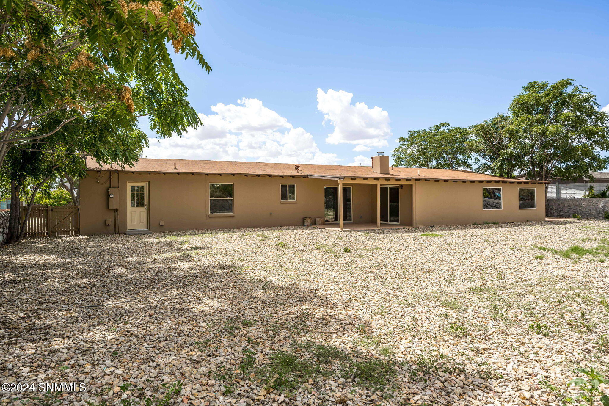Las Cruces, New Mexico 88005, United States, 3 Bedrooms Bedrooms, ,2 BathroomsBathrooms,Residential,Pending,47621