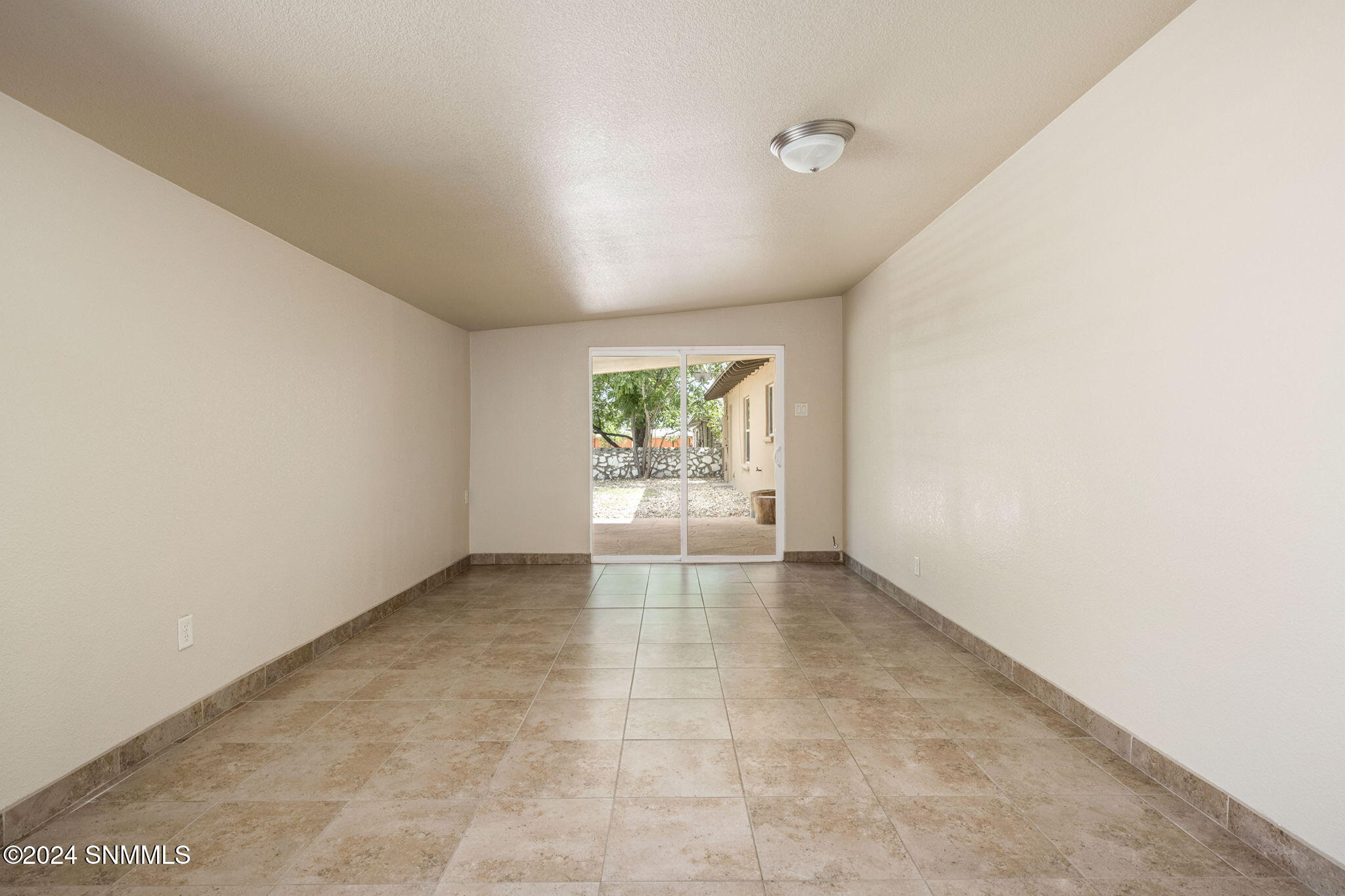 Las Cruces, New Mexico 88005, United States, 3 Bedrooms Bedrooms, ,2 BathroomsBathrooms,Residential,Pending,47621