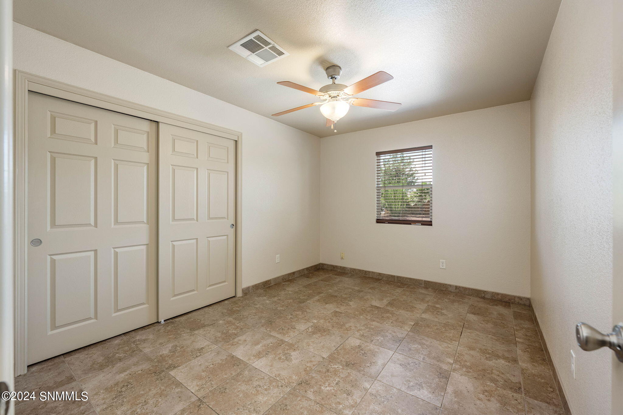 Las Cruces, New Mexico 88005, United States, 3 Bedrooms Bedrooms, ,2 BathroomsBathrooms,Residential,Pending,47621