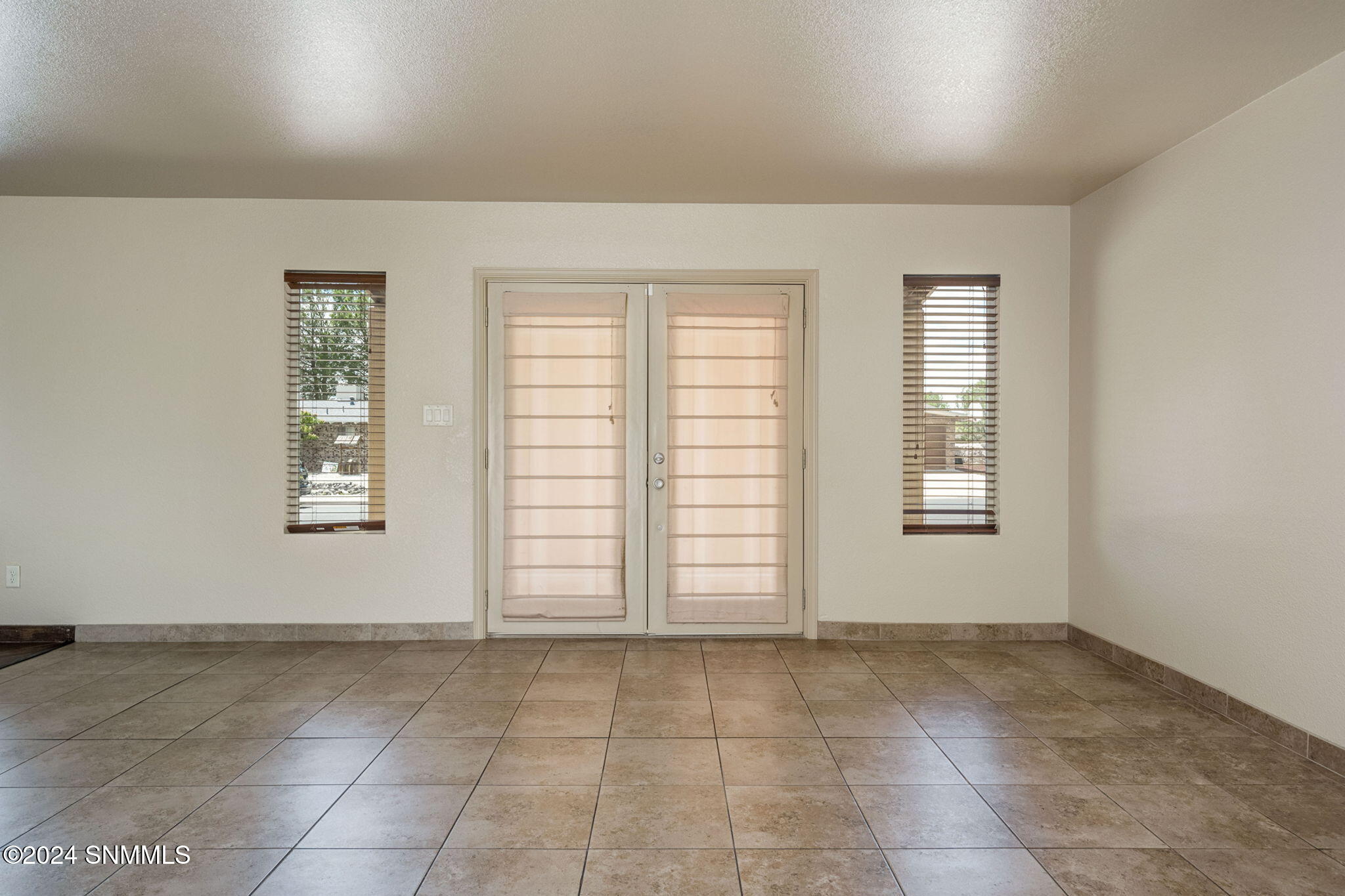 Las Cruces, New Mexico 88005, United States, 3 Bedrooms Bedrooms, ,2 BathroomsBathrooms,Residential,Pending,47621