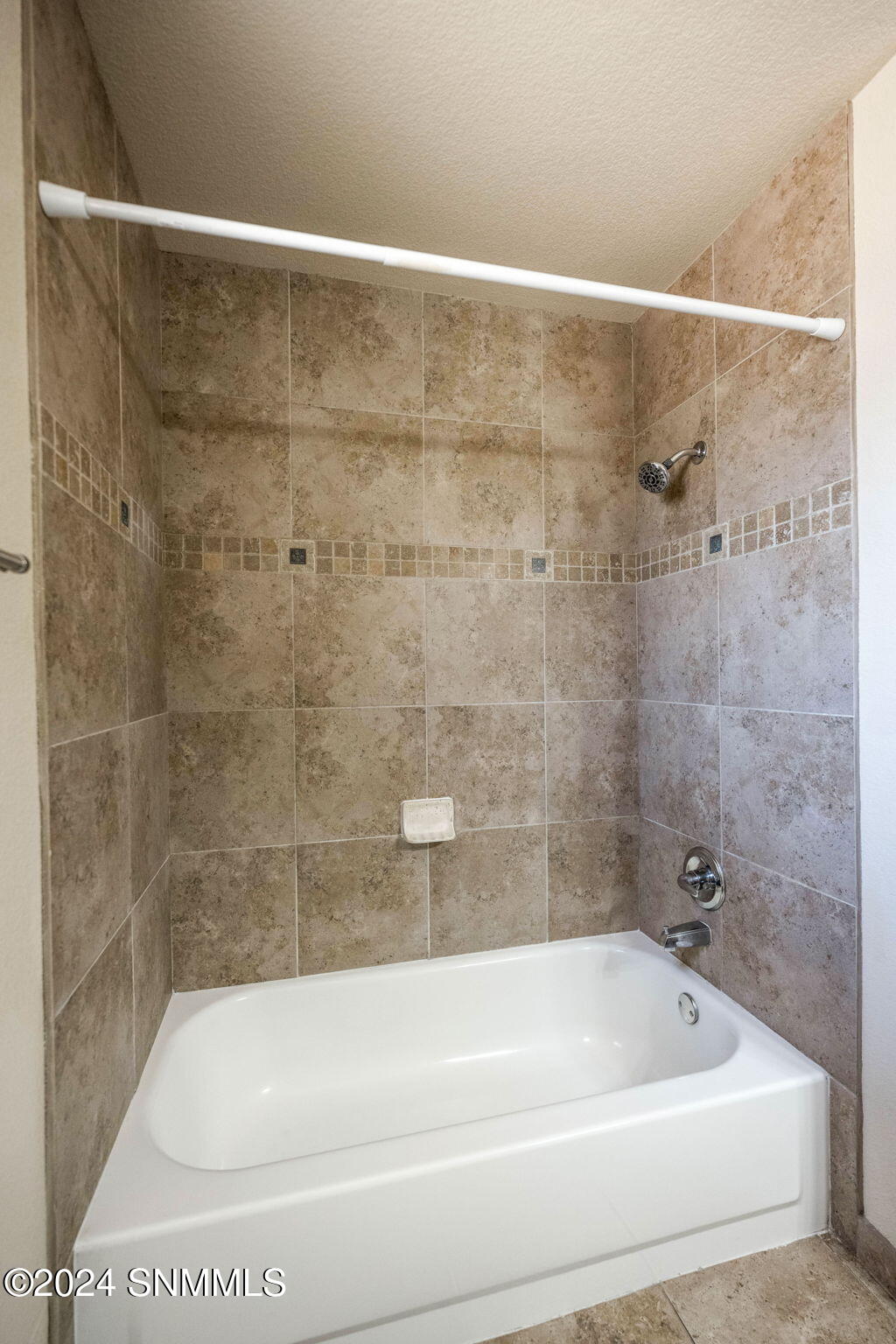 Las Cruces, New Mexico 88005, United States, 3 Bedrooms Bedrooms, ,2 BathroomsBathrooms,Residential,Pending,47621