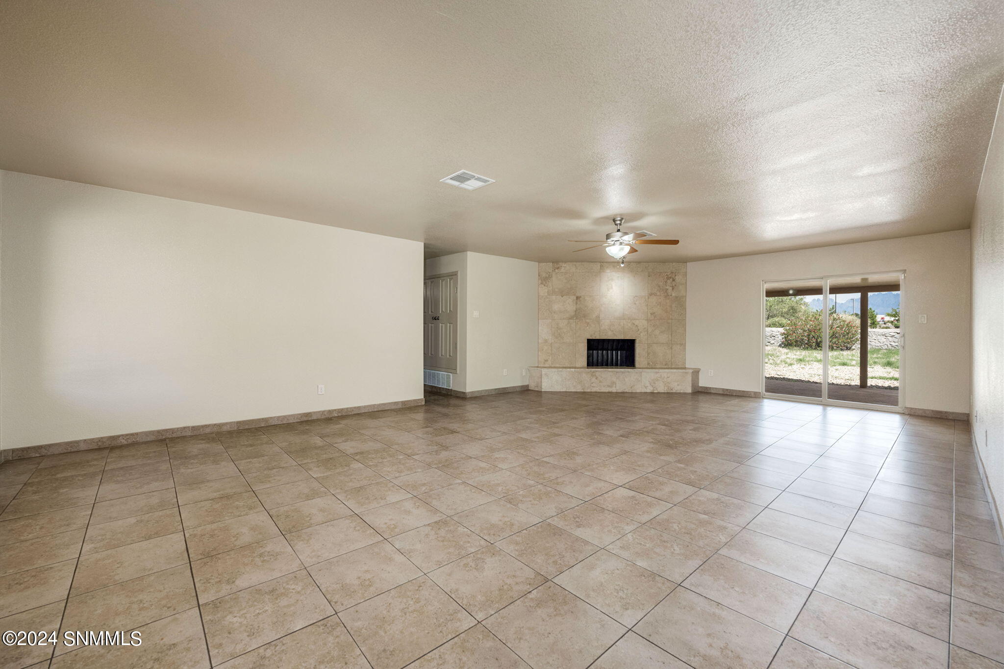 Las Cruces, New Mexico 88005, United States, 3 Bedrooms Bedrooms, ,2 BathroomsBathrooms,Residential,Pending,47621