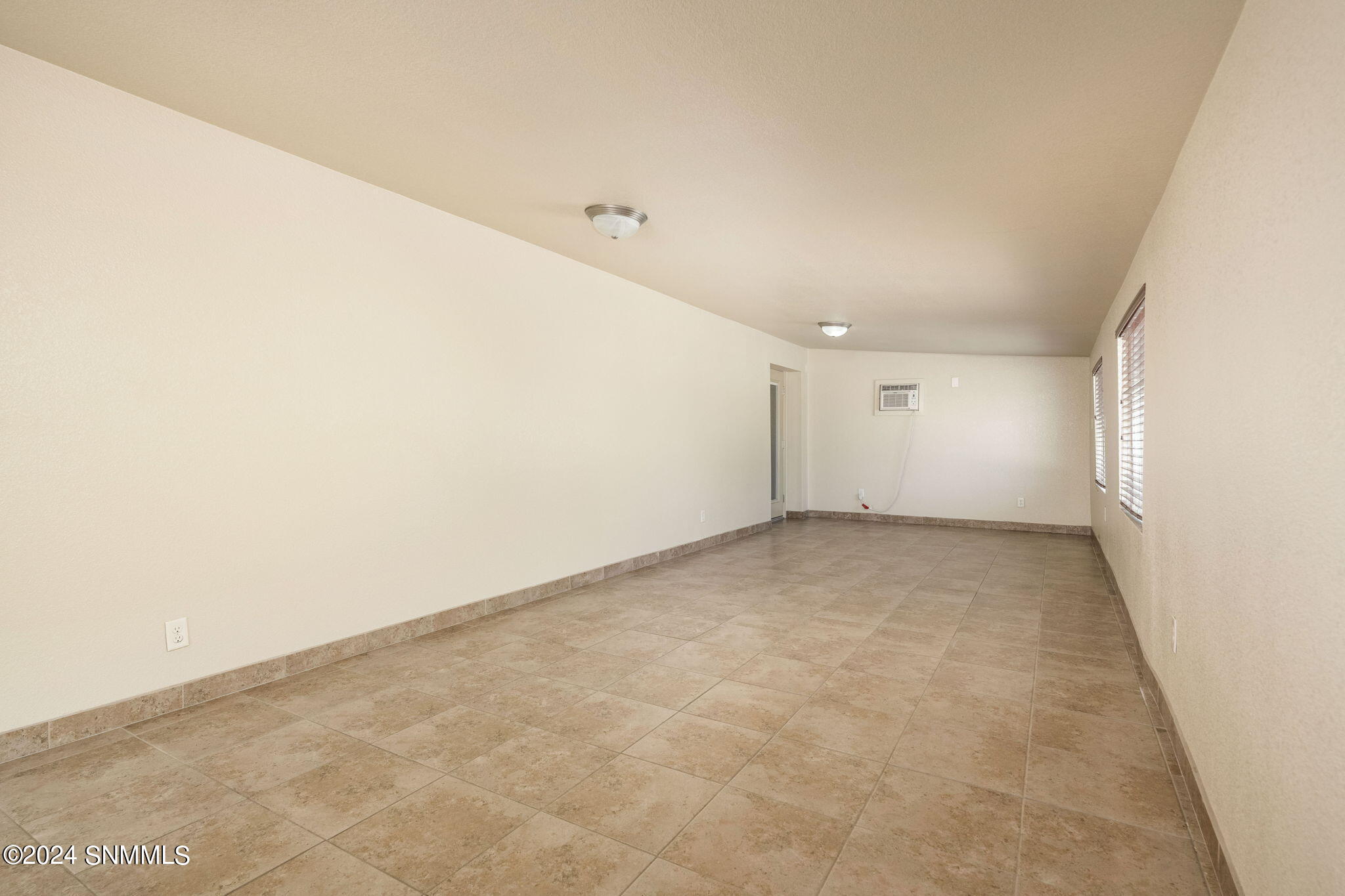 Las Cruces, New Mexico 88005, United States, 3 Bedrooms Bedrooms, ,2 BathroomsBathrooms,Residential,Pending,47621