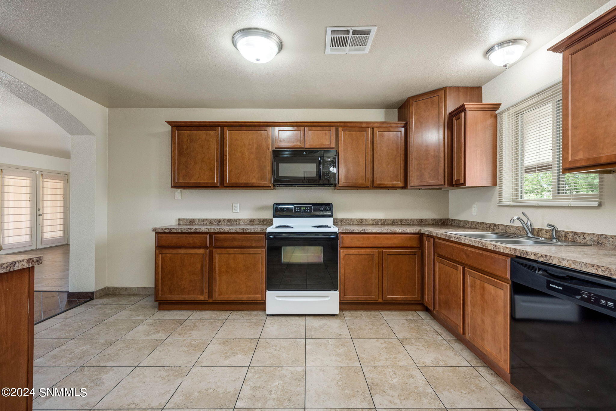 Las Cruces, New Mexico 88005, United States, 3 Bedrooms Bedrooms, ,2 BathroomsBathrooms,Residential,Pending,47621