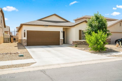 Homes For Sale - 7056 Chaco Street<br/> Dona Ana County, Las Cruces, NM 88012