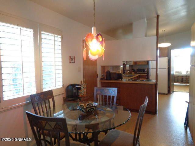 Las Cruces, New Mexico 88005, United States, 4 Bedrooms Bedrooms, ,4 BathroomsBathrooms,Residential,Active,216744