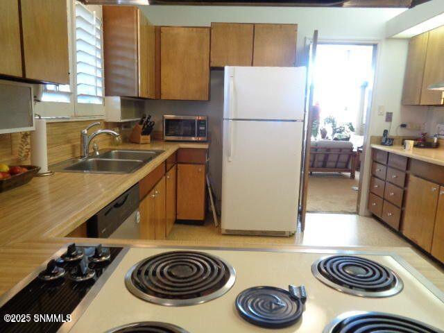 Las Cruces, New Mexico 88005, United States, 4 Bedrooms Bedrooms, ,4 BathroomsBathrooms,Residential,Active,216744