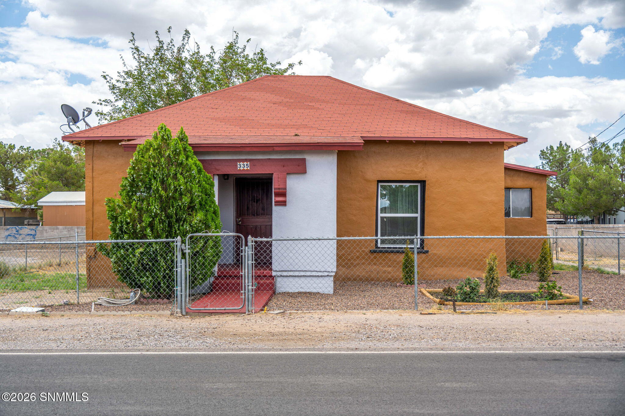 Photo 1 of 37 — 335 Armstrong, Las Cruces, NM 88007