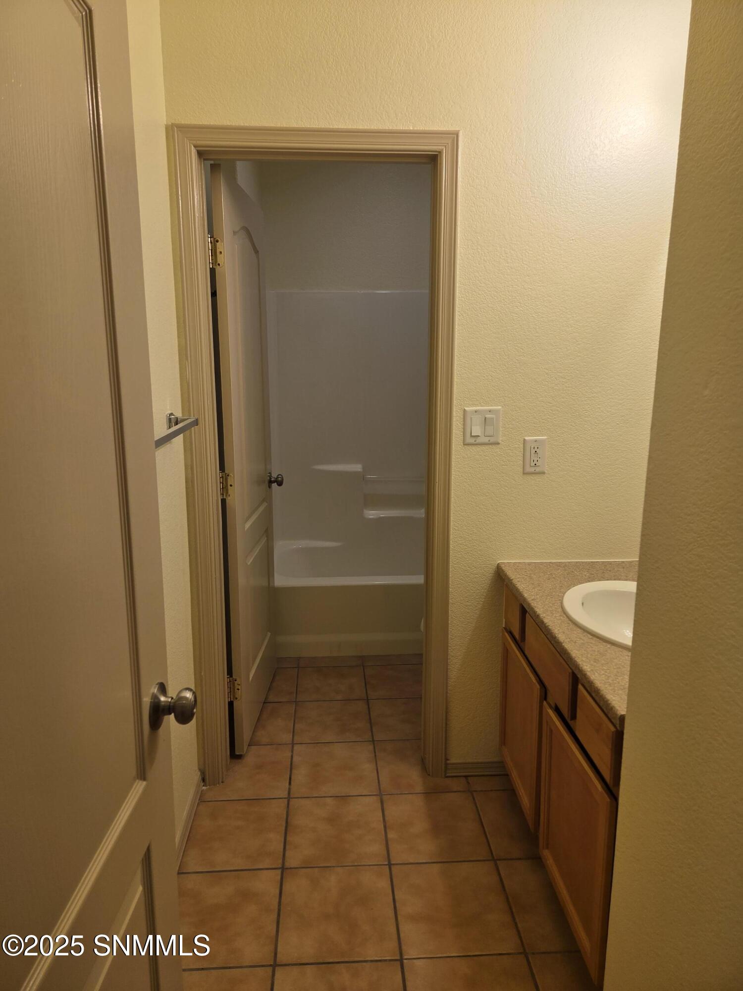 Las Cruces, New Mexico 88012, United States, 3 Bedrooms Bedrooms, ,2 BathroomsBathrooms,Residential,Active,234753