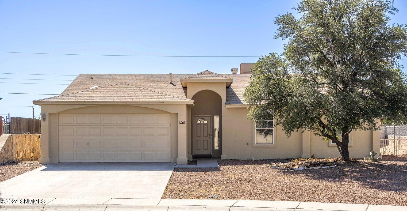 1818 Bentley Drive, Las Cruces, New Mexico image 1