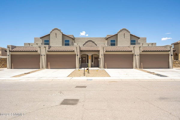 1323 MISSION NUEVO DR, LAS CRUCES, NM 88011 - Image 2e00d405f4e1fb19f322e941b54d4fe1/3047651045