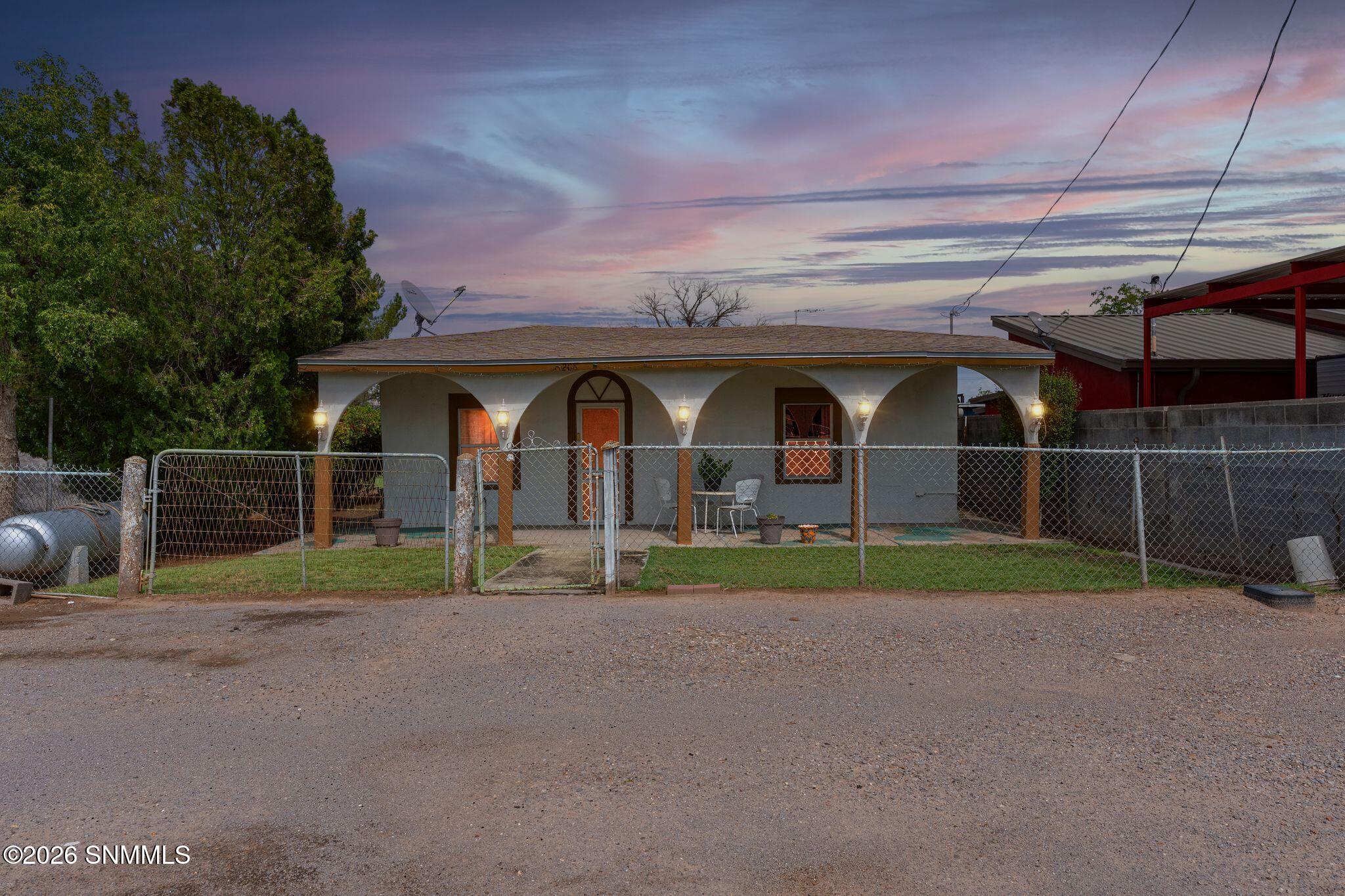 208 Saint Valentine Street - Photo 2