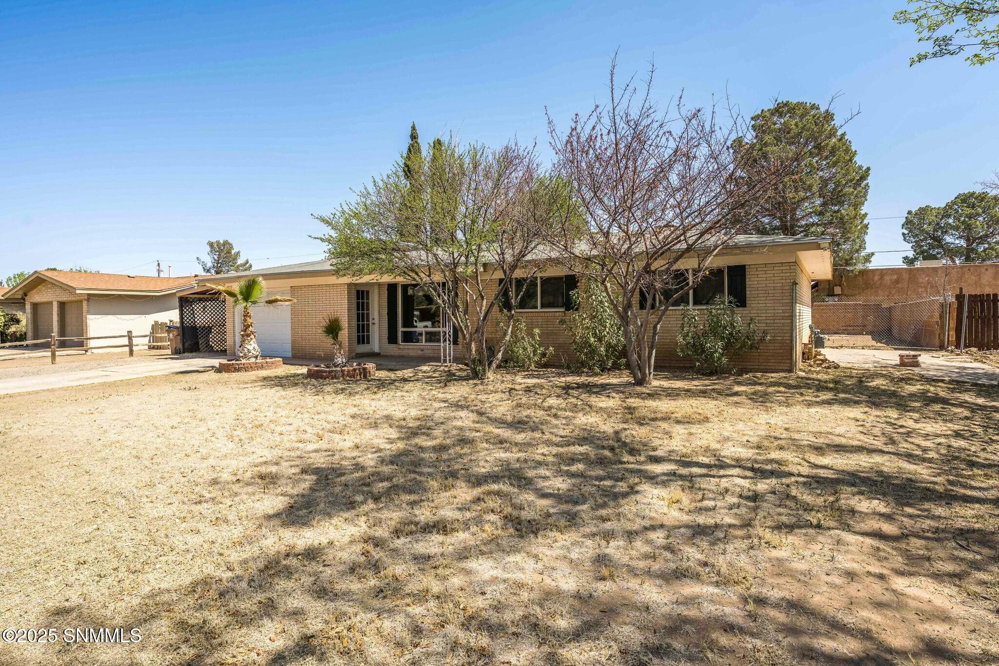 1021 Tamarack Drive, Las Cruces, New Mexico image 3