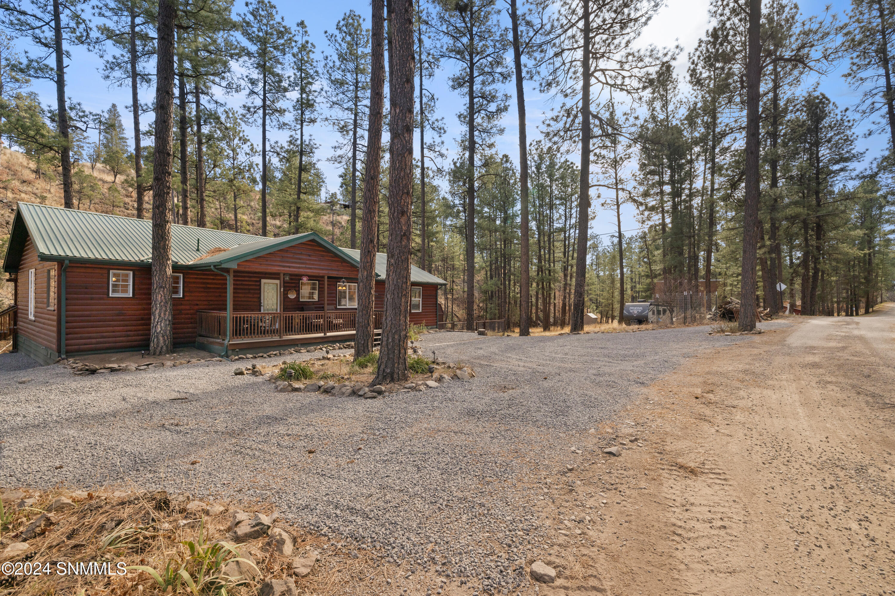 420 Brady Canyon Road, Ruidoso, New York image 9