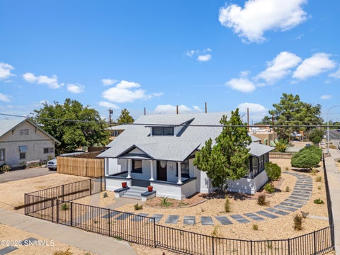 Homes For Sale - 712 W Court Avenue<br/> Dona Ana County, Las Cruces, NM 88005