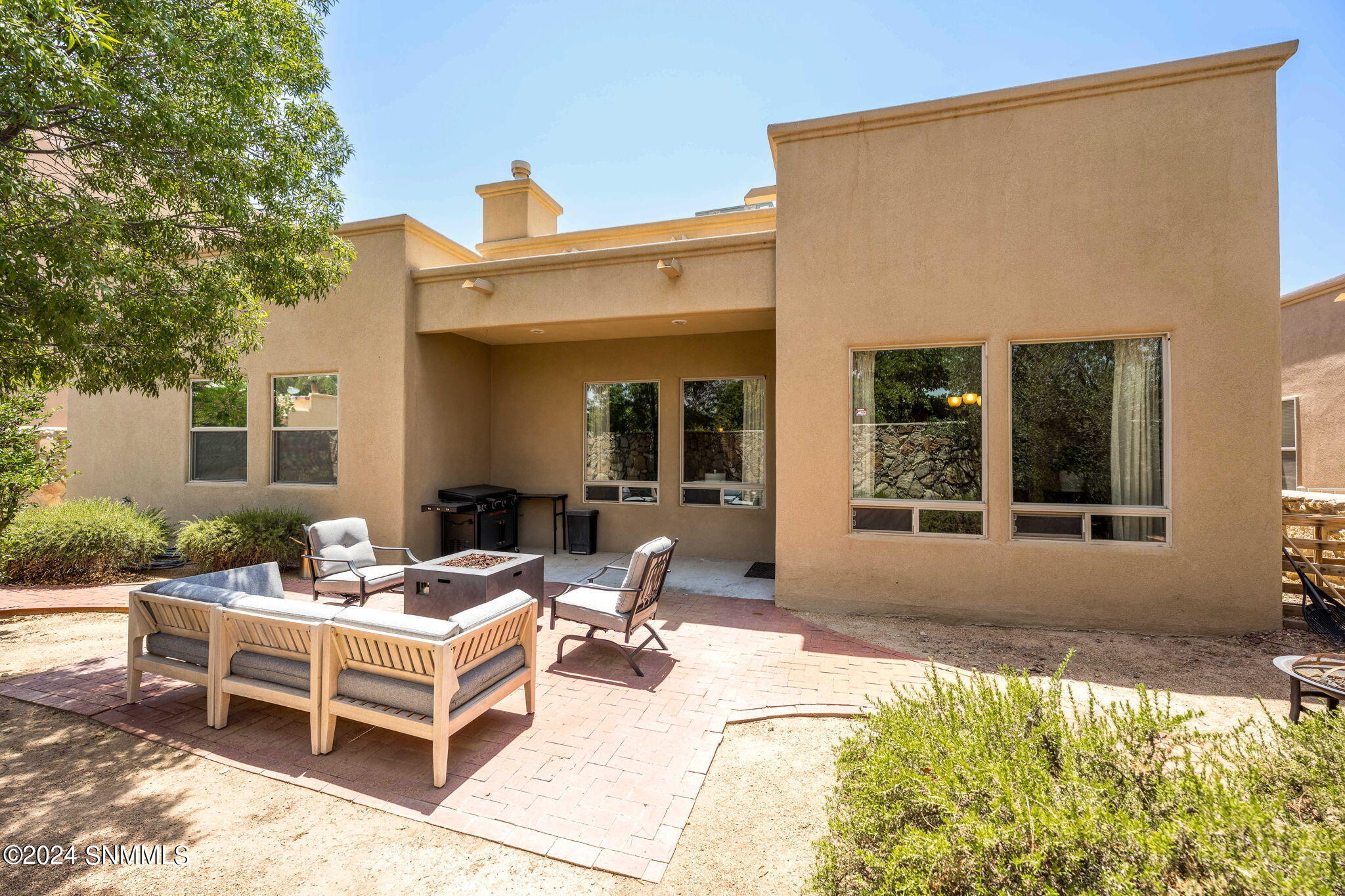 Las Cruces, New Mexico 88007, United States, 3 Bedrooms Bedrooms, ,2 BathroomsBathrooms,Residential,Pending,48315