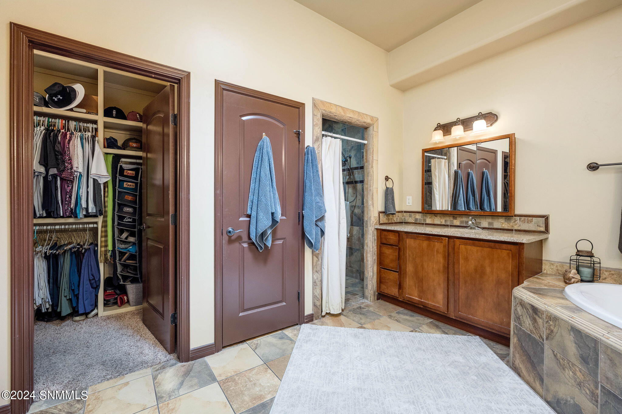 Las Cruces, New Mexico 88007, United States, 3 Bedrooms Bedrooms, ,2 BathroomsBathrooms,Residential,Pending,48315