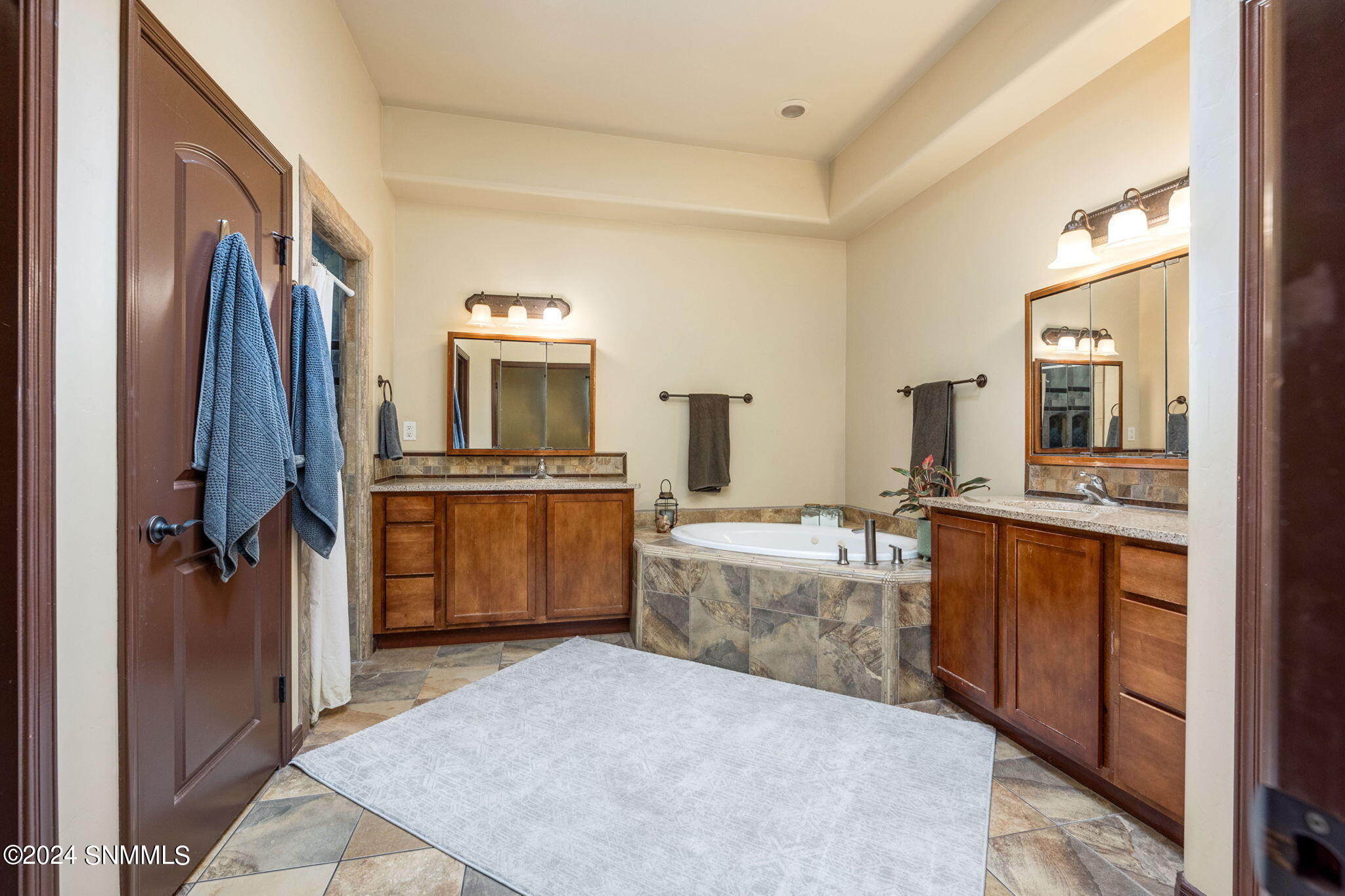 Las Cruces, New Mexico 88007, United States, 3 Bedrooms Bedrooms, ,2 BathroomsBathrooms,Residential,Pending,48315