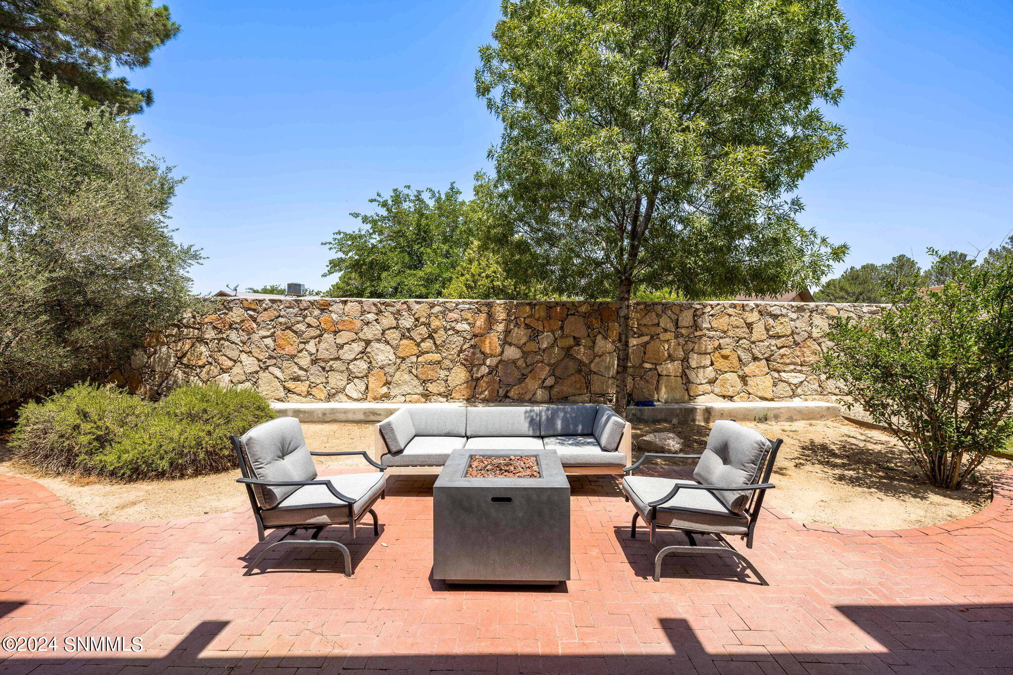 Las Cruces, New Mexico 88007, United States, 3 Bedrooms Bedrooms, ,2 BathroomsBathrooms,Residential,Pending,48315