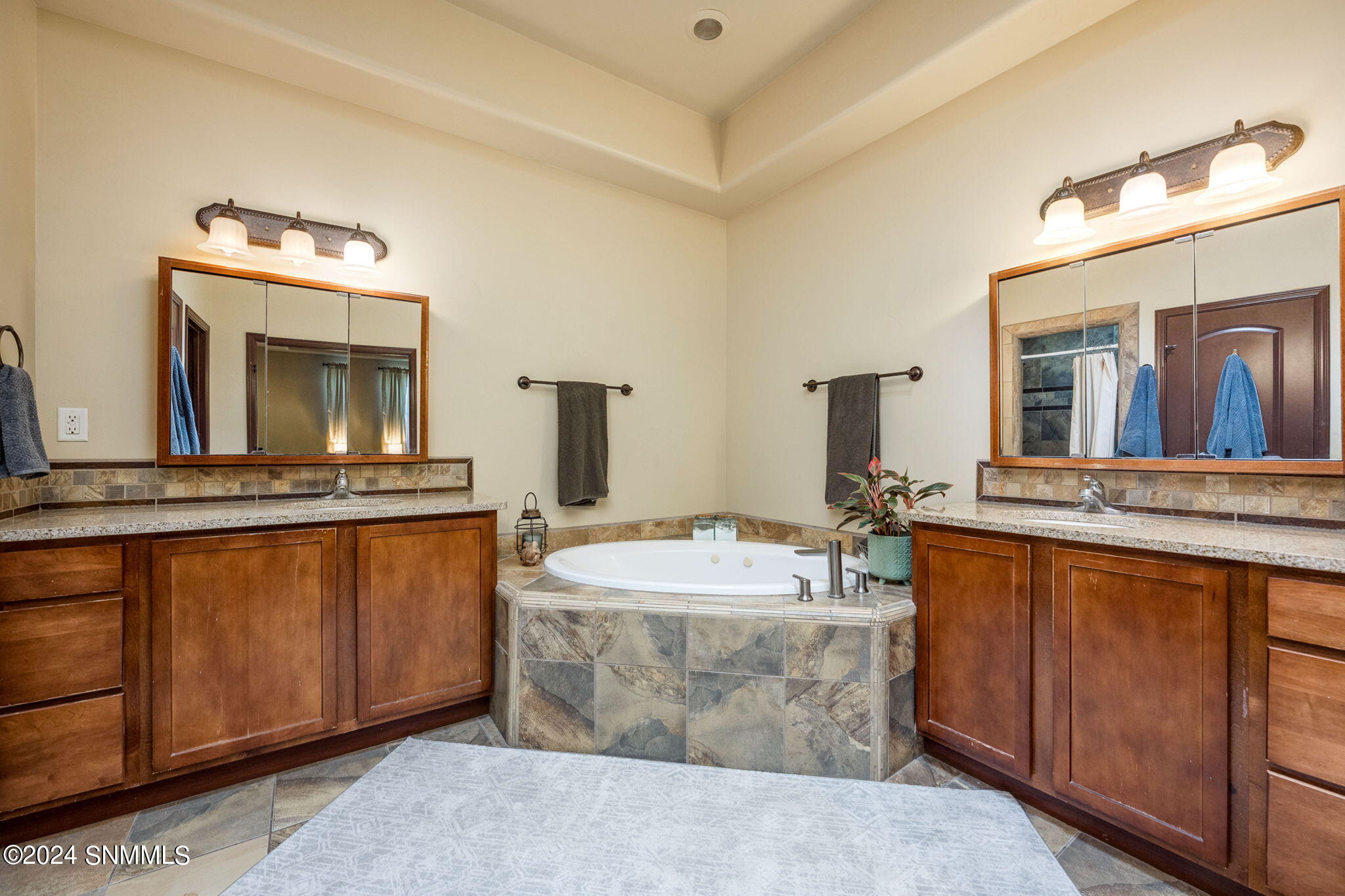 Las Cruces, New Mexico 88007, United States, 3 Bedrooms Bedrooms, ,2 BathroomsBathrooms,Residential,Pending,48315