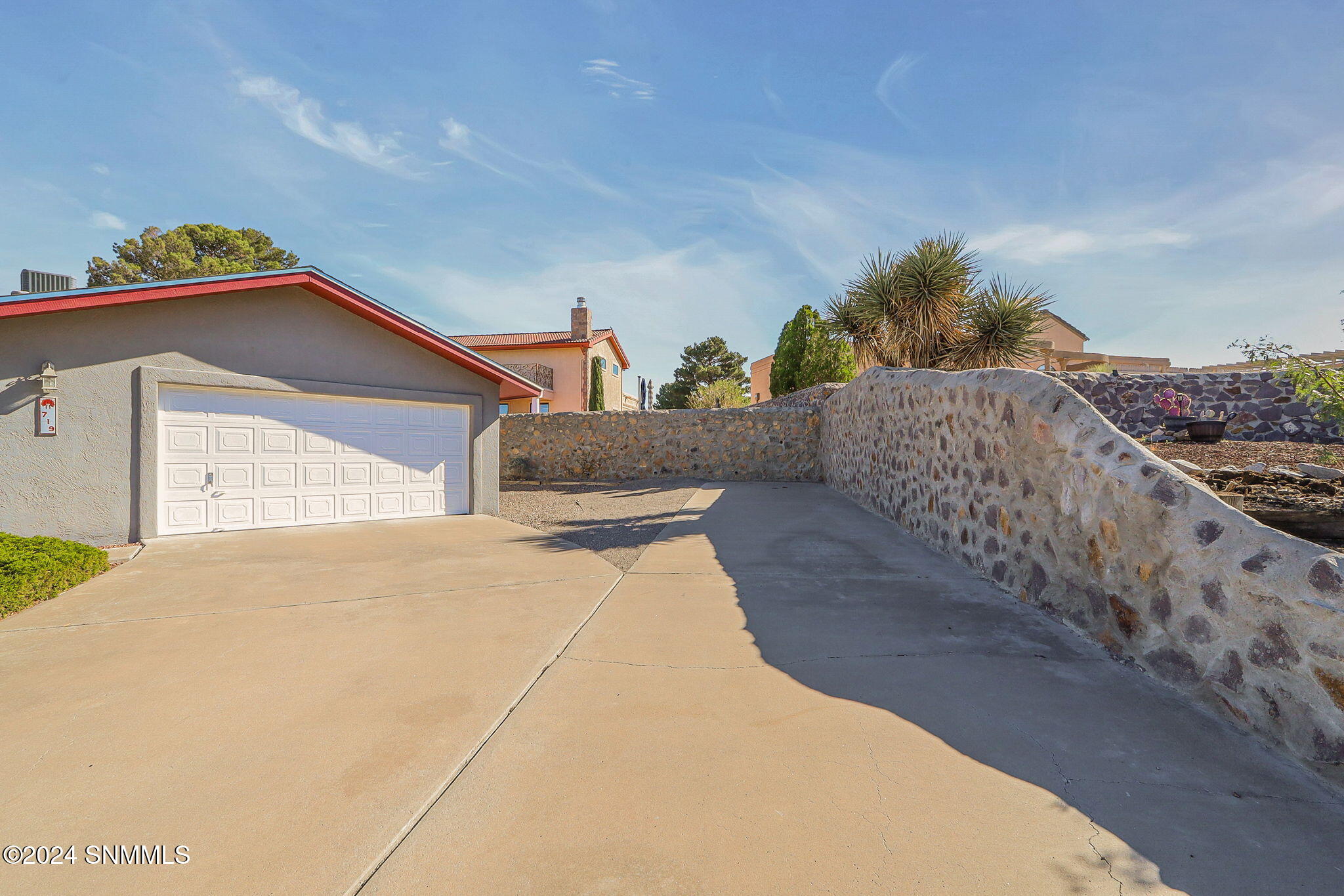 719 Lariat Dr, Las Cruces, New Mexico image 2