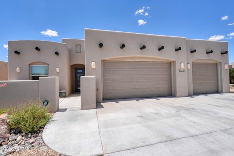 Homes For Sale - 8048 Willow Bloom Circle<br/> Las Cruces, NM 88007