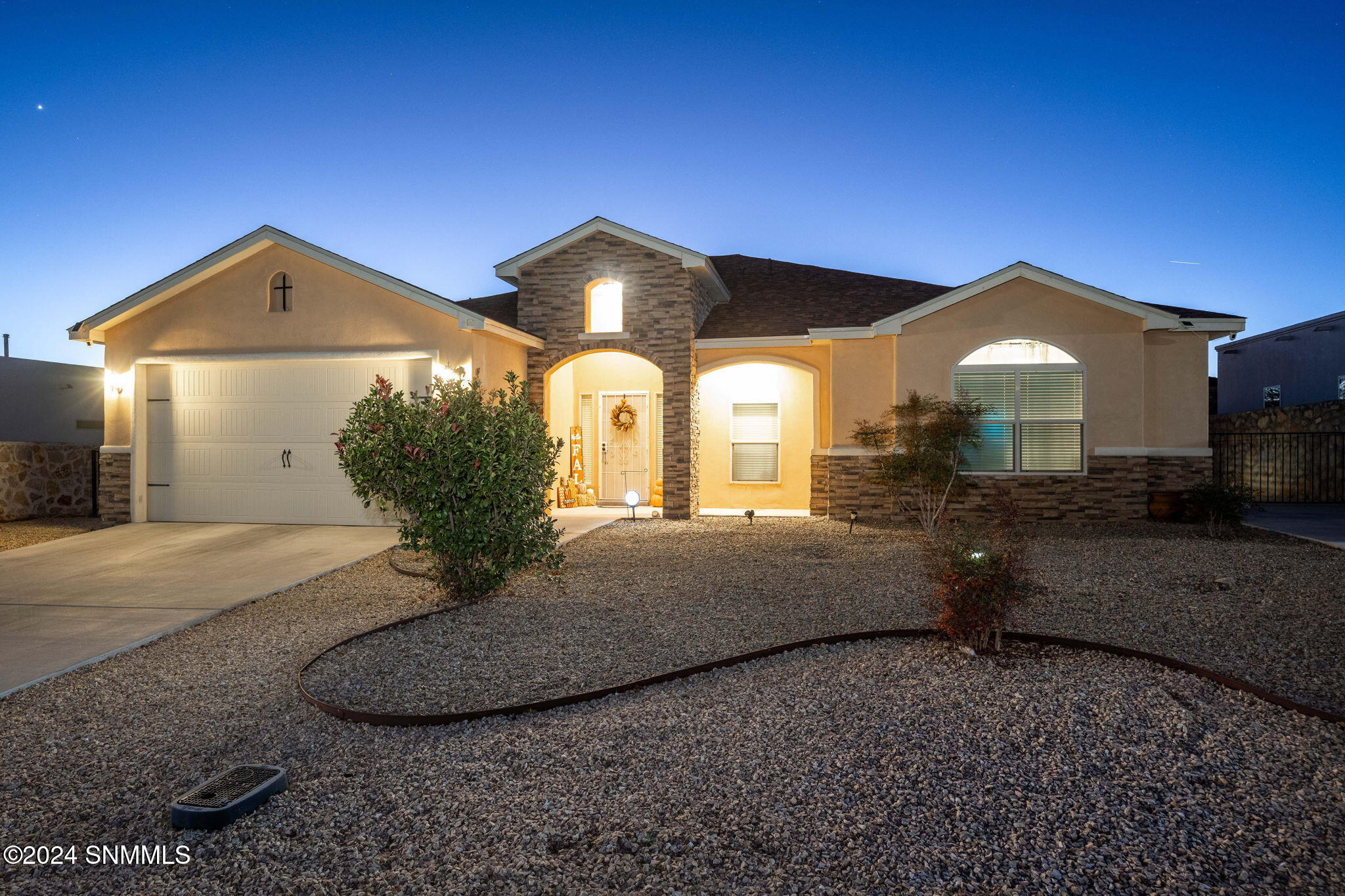 4571 Mesa Central Drive, Las Cruces, New Mexico image 2