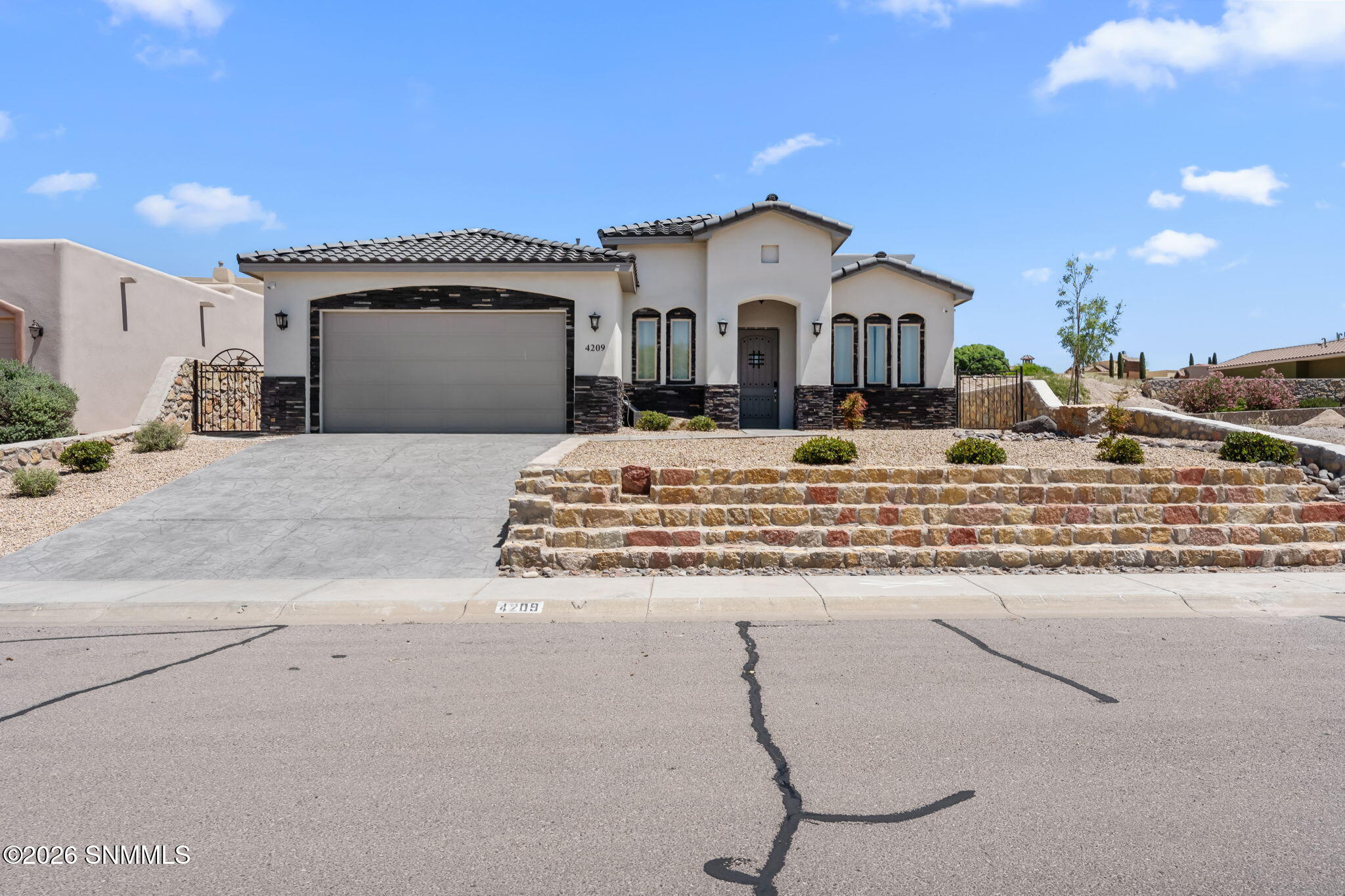 4209 Tres Ninos Drive - Photo 2