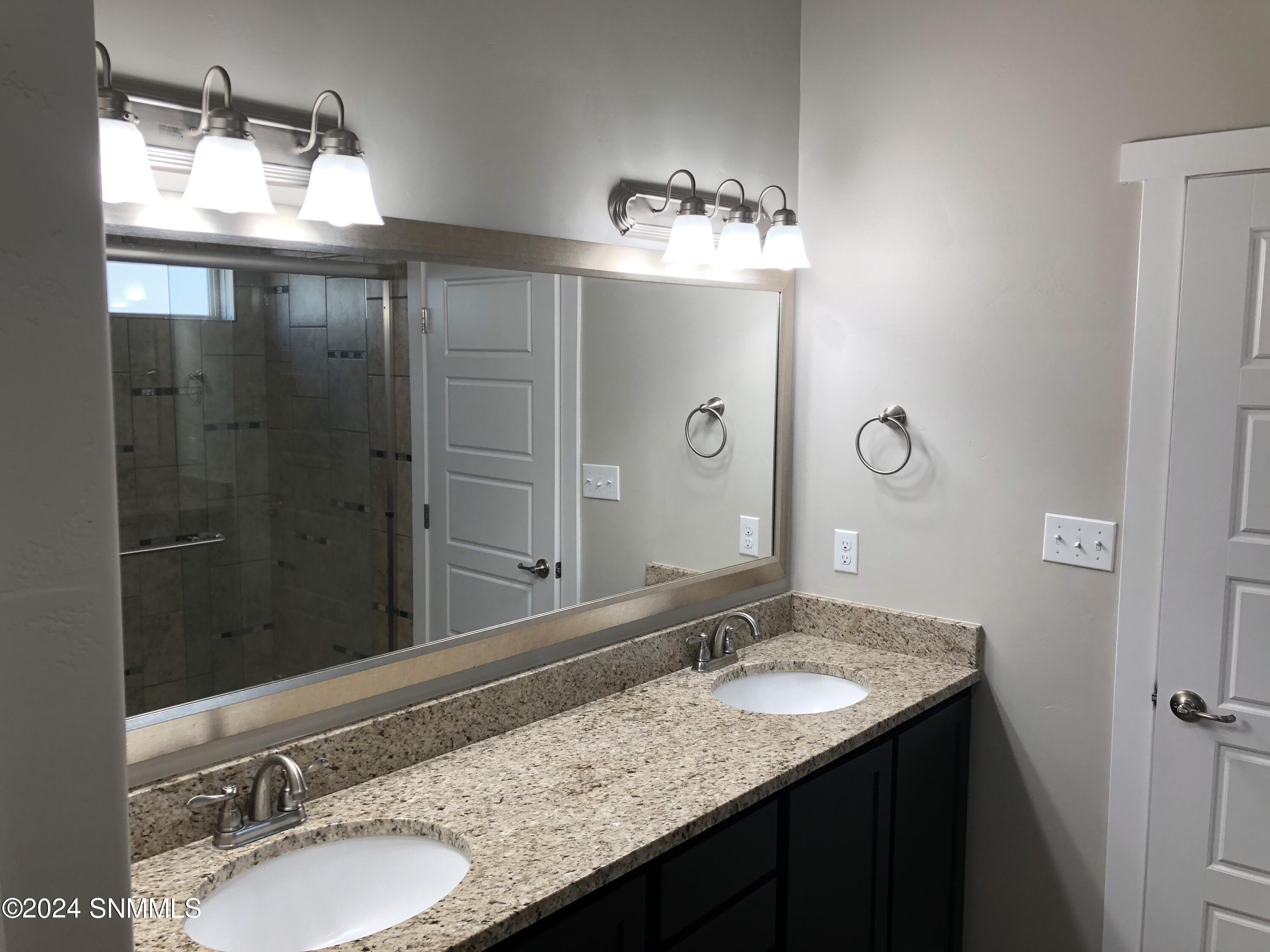 Las Cruces, New Mexico 88012, United States, 3 Bedrooms Bedrooms, ,3 BathroomsBathrooms,Residential,Active,61755