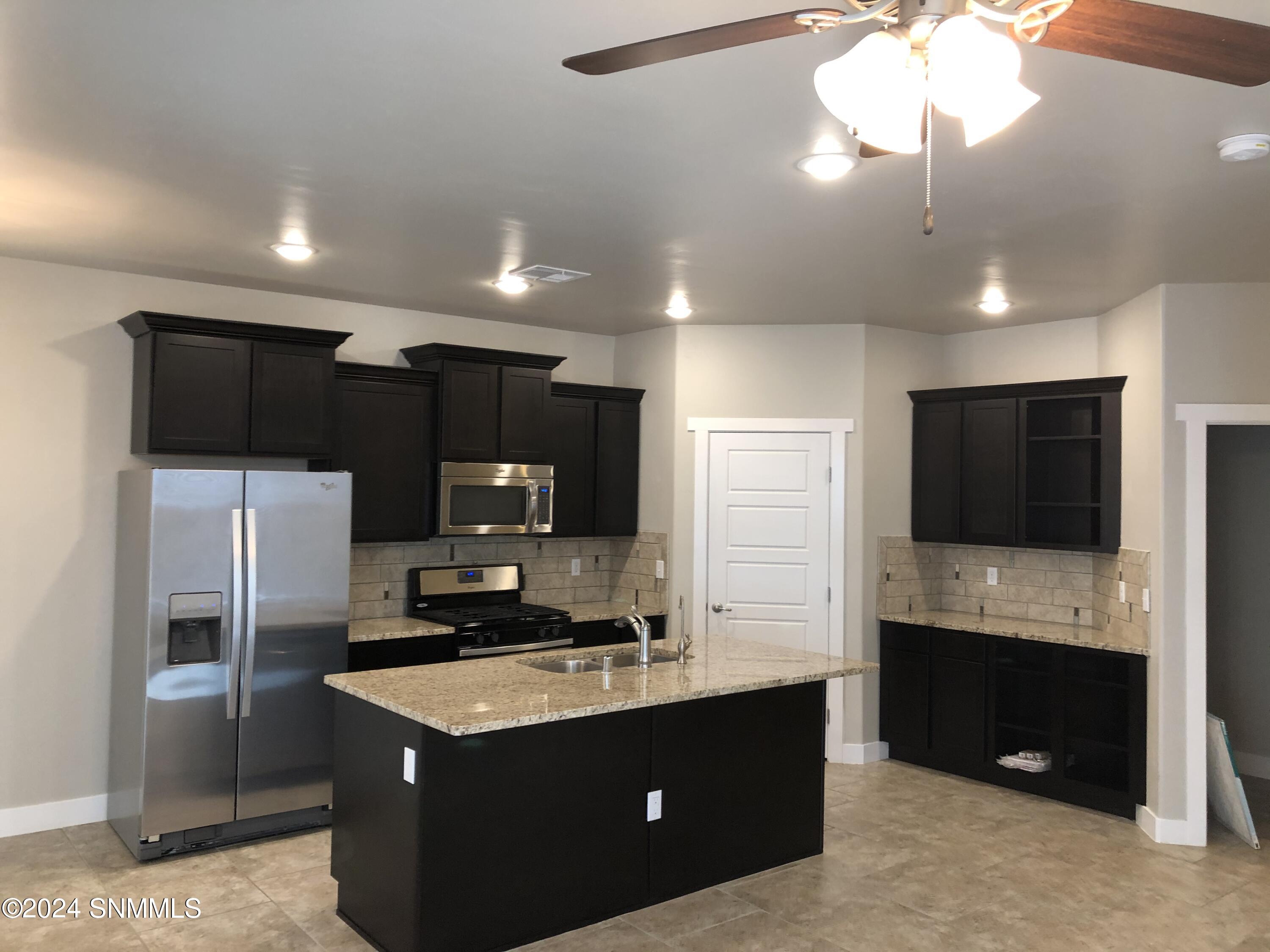 Las Cruces, New Mexico 88012, United States, 3 Bedrooms Bedrooms, ,3 BathroomsBathrooms,Residential,Active,61755