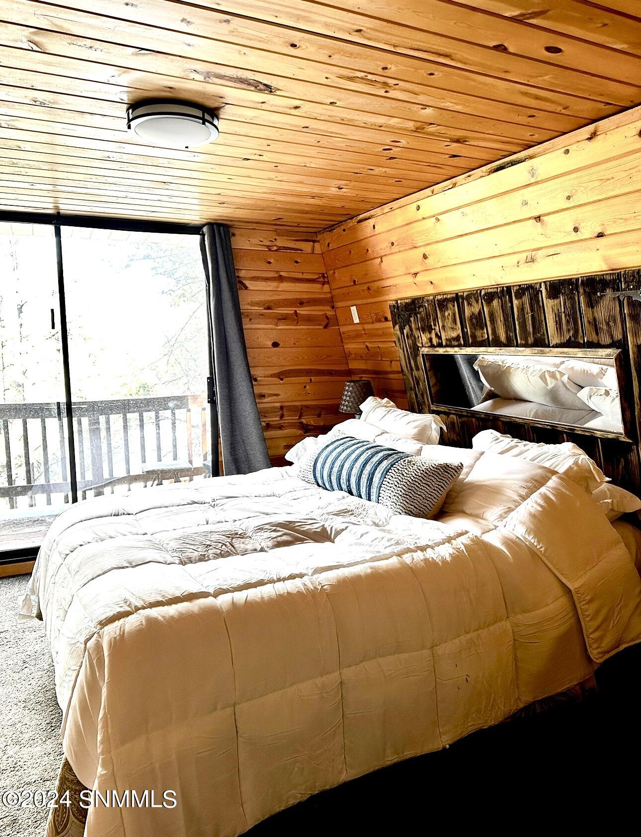 Ruidoso, New Mexico 88345, United States, 2 Bedrooms Bedrooms, ,2 BathroomsBathrooms,Residential,Pending,64919