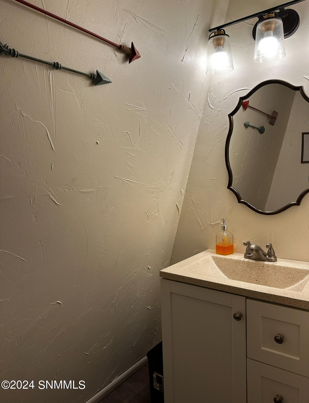 Ruidoso, New Mexico 88345, United States, 2 Bedrooms Bedrooms, ,2 BathroomsBathrooms,Residential,Pending,64919