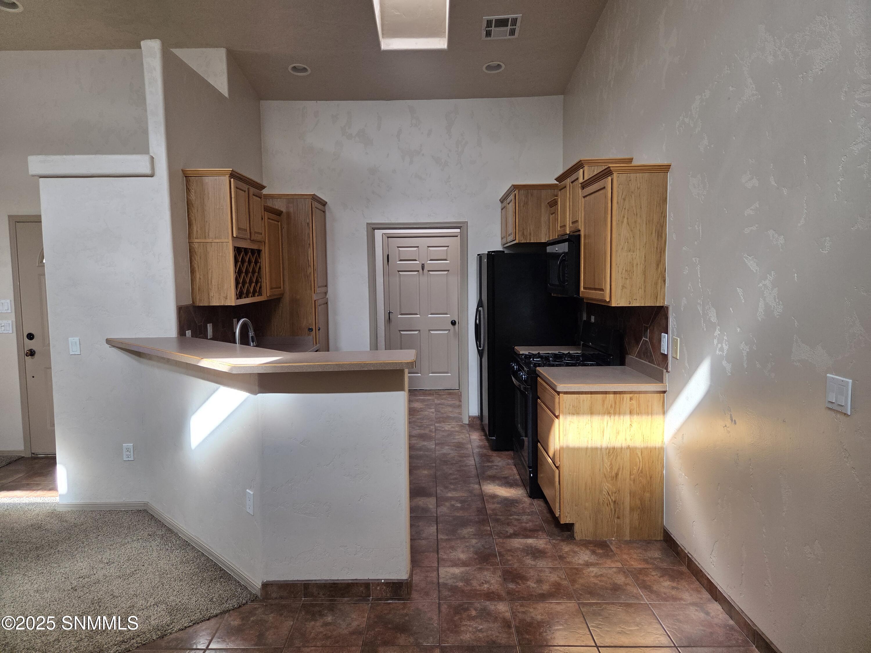 Las Cruces, New Mexico 88011, United States, 3 Bedrooms Bedrooms, ,2 BathroomsBathrooms,Residential,Active,200977