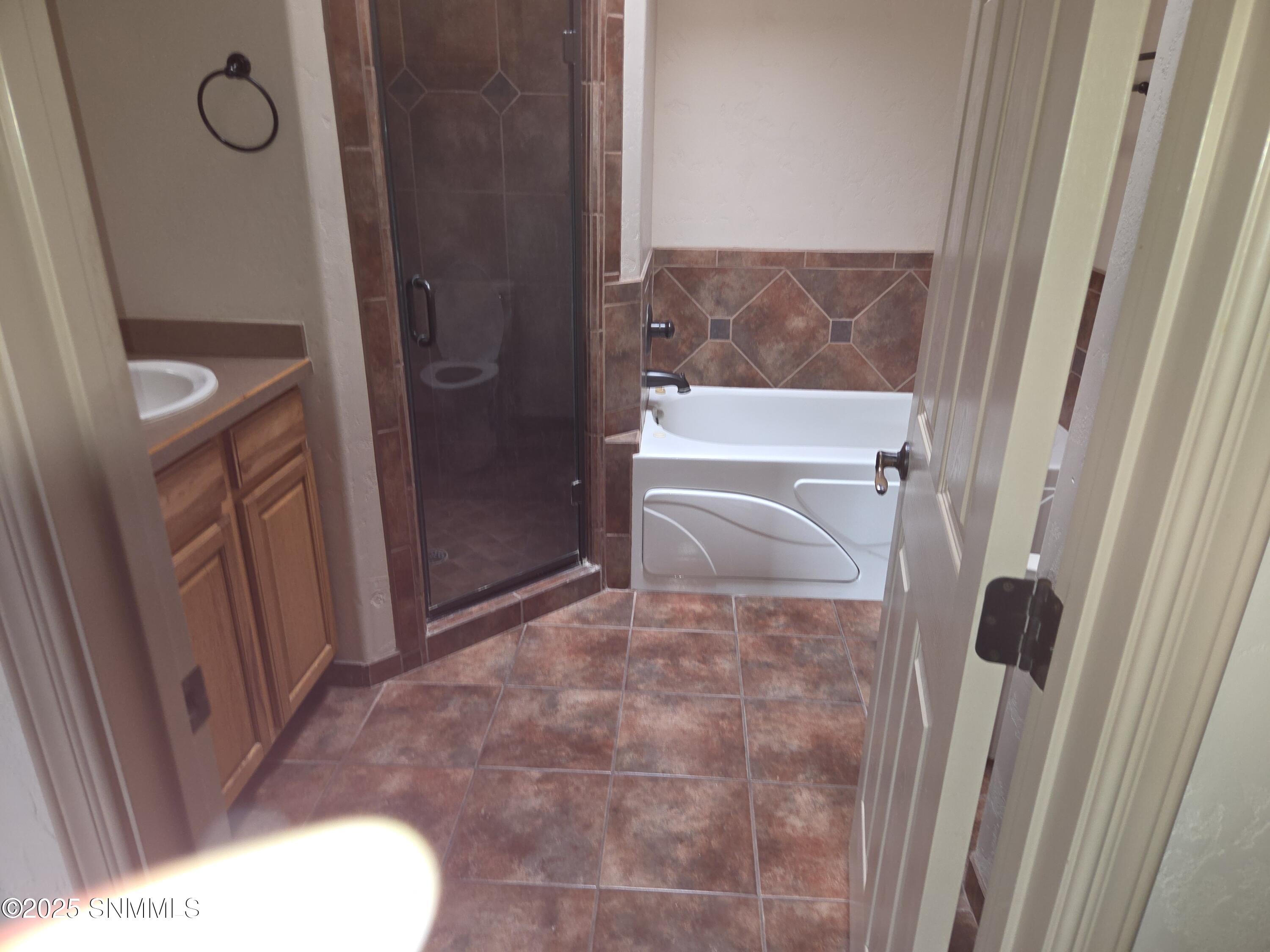 Las Cruces, New Mexico 88011, United States, 3 Bedrooms Bedrooms, ,2 BathroomsBathrooms,Residential,Active,200977