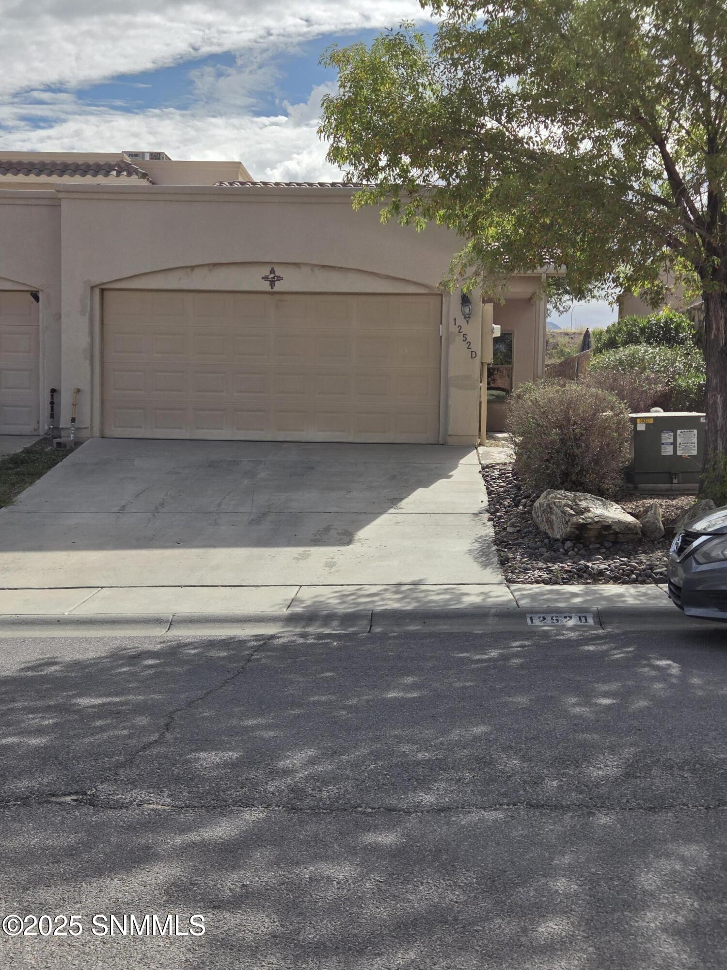 Las Cruces, New Mexico 88011, United States, 3 Bedrooms Bedrooms, ,2 BathroomsBathrooms,Residential,Active,200977