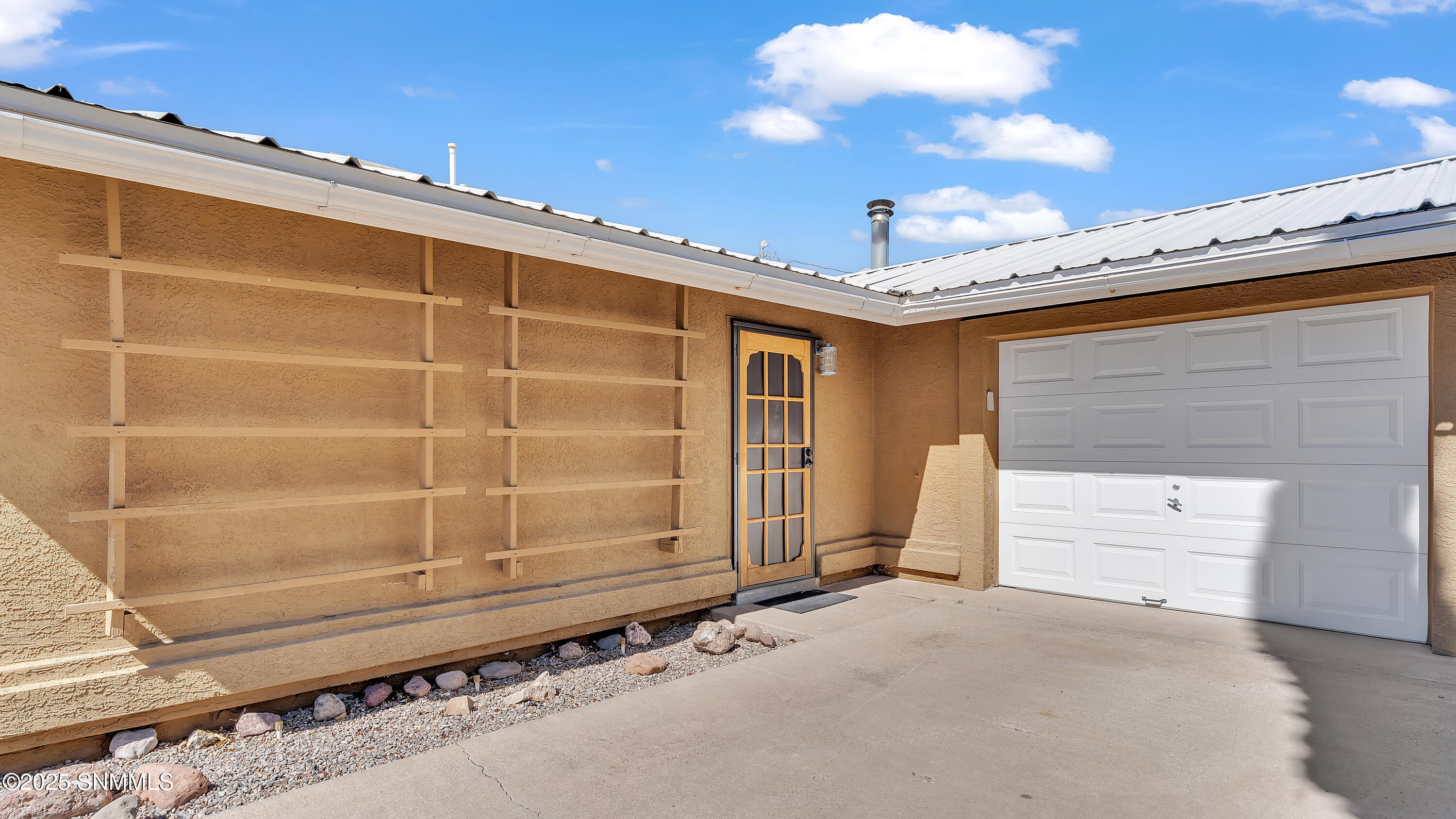 107 Huron Drive, Elephant Butte, New Mexico image 2