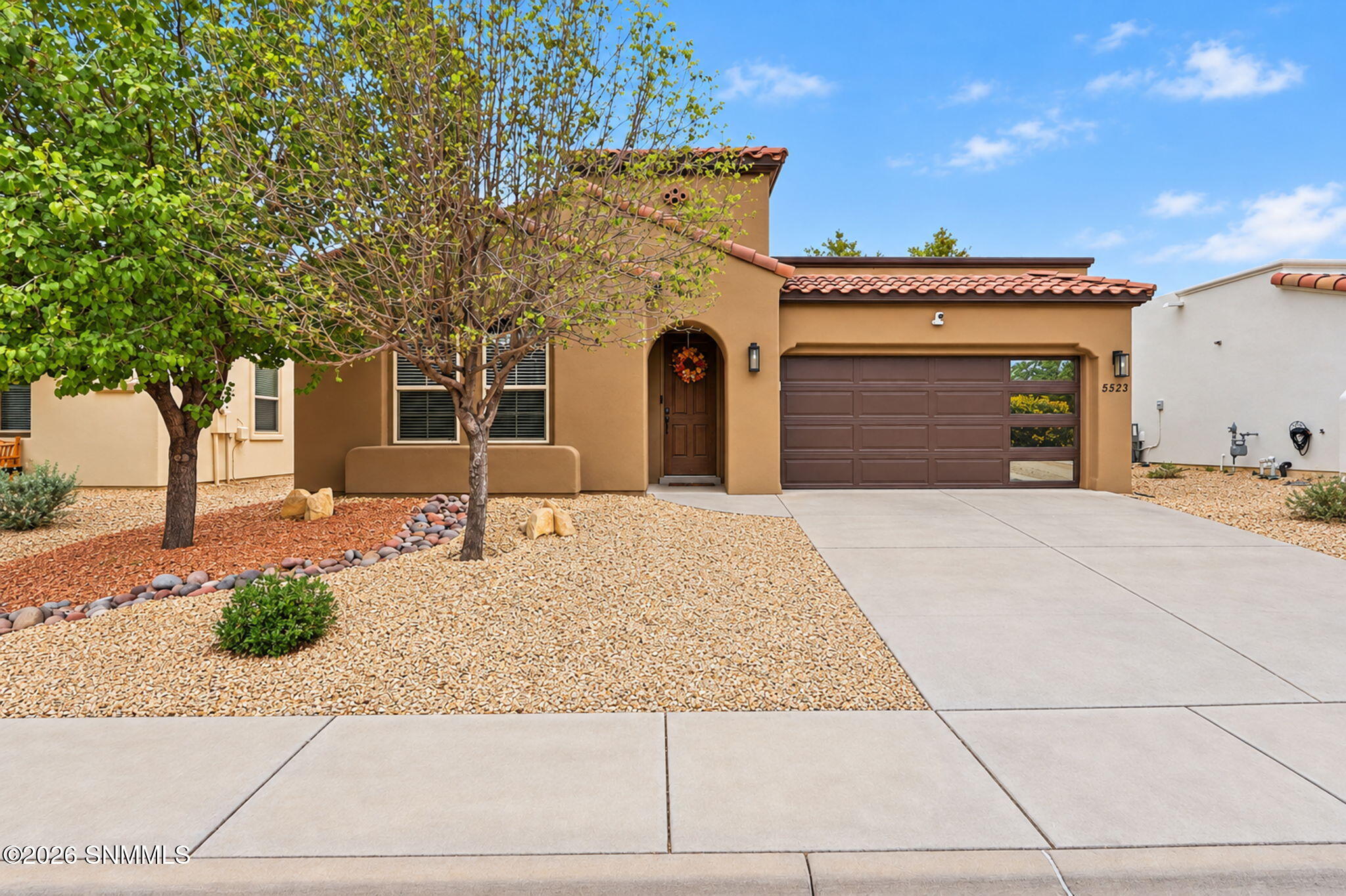 5523 Grove Drive - Photo 2