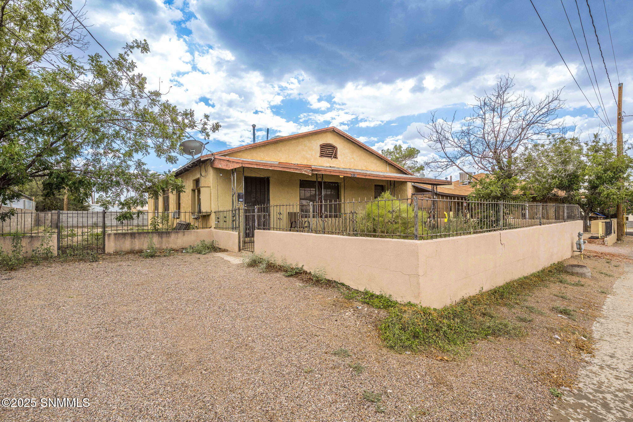 Las Cruces, New Mexico 88001, United States, 2 Bedrooms Bedrooms, ,1 BathroomBathrooms,Residential,Active,203442