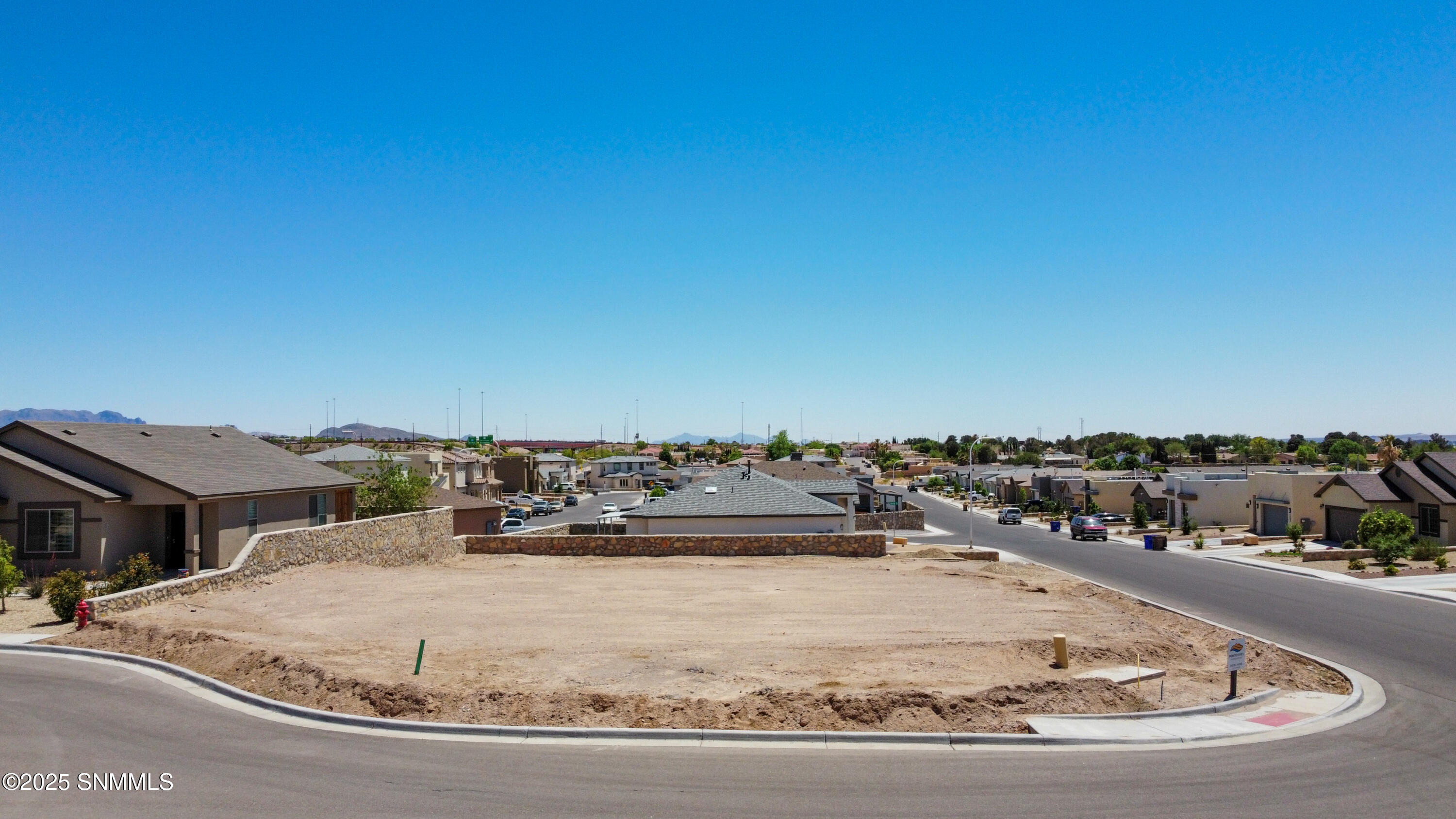 MLS: 2501195