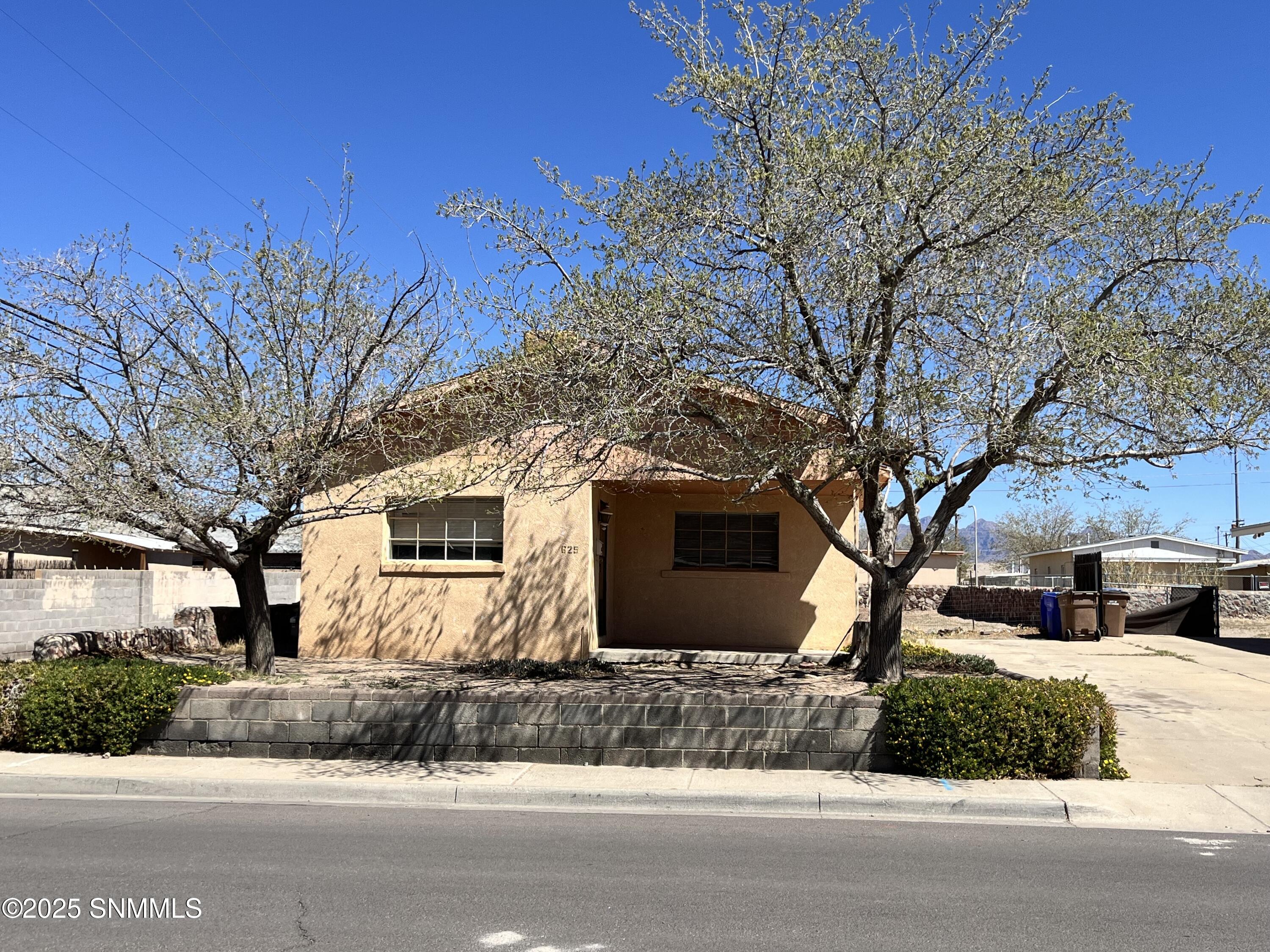 625 S Esperanza Street, Las Cruces, New Mexico image 1